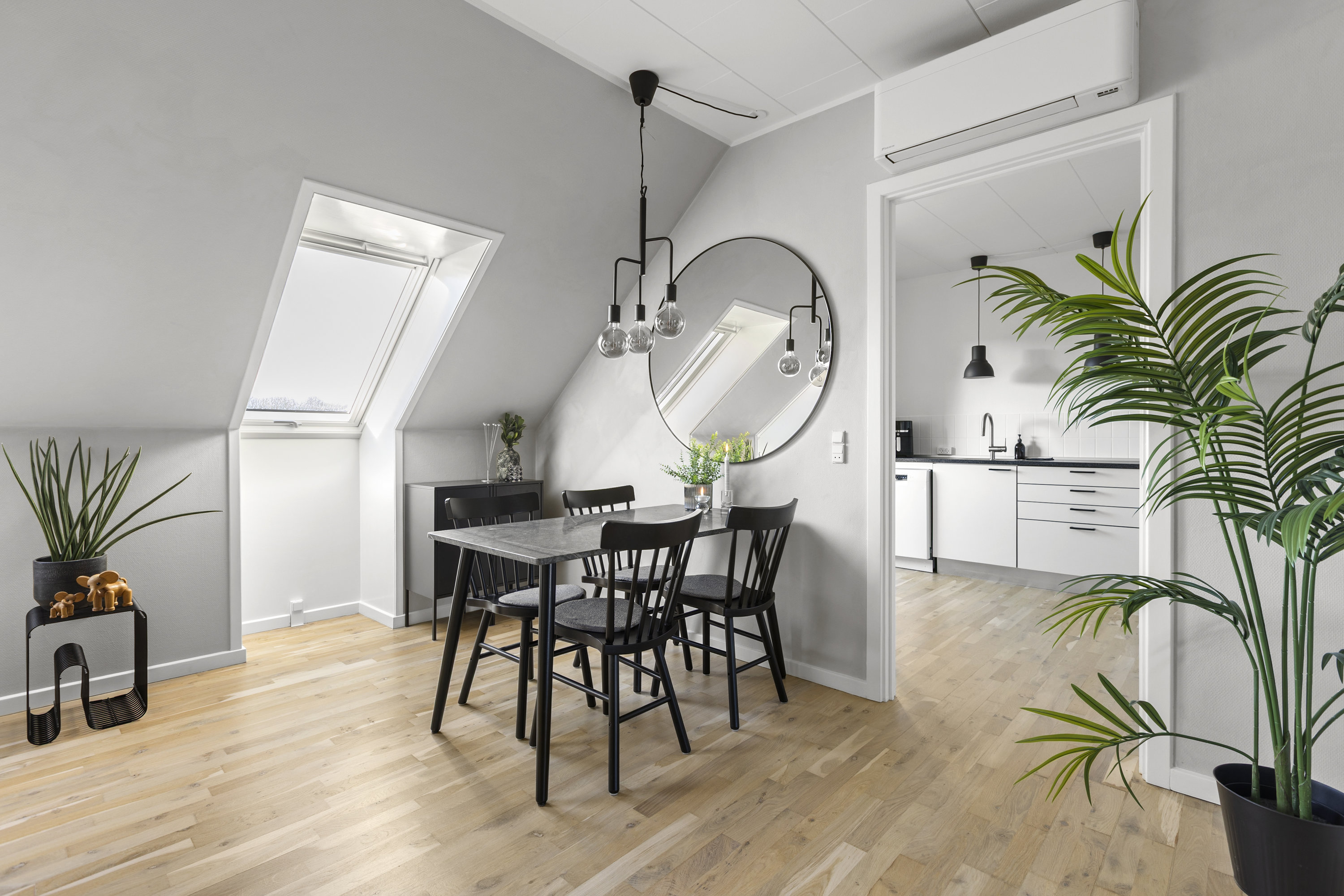 Fremhævet stue billede i fuldskærmstilstand. Billede af Søndergade 14, 2. tv., 4180 Sorø