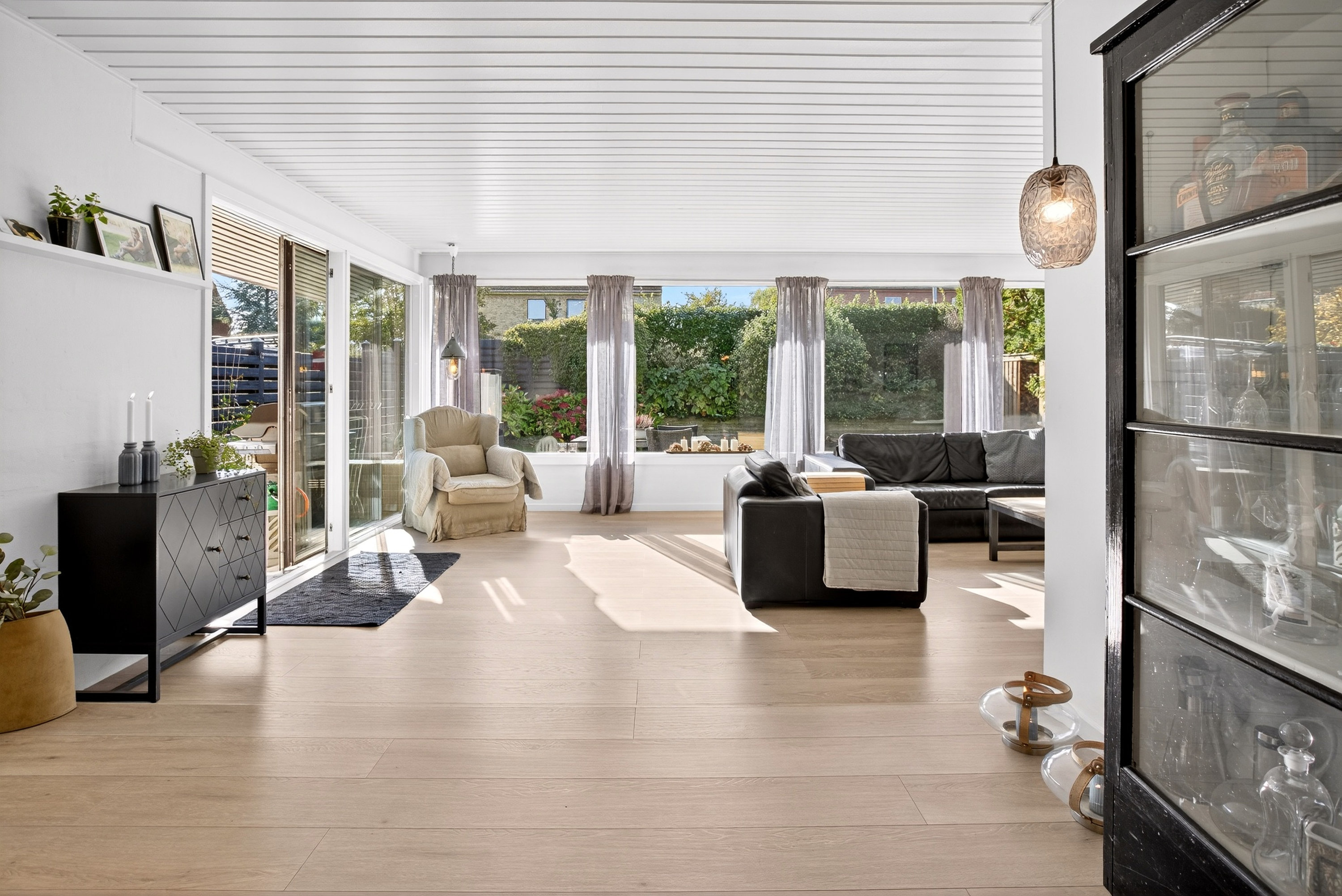 Fremhævet opholdsstue billede i fuldskærmstilstand. Billede af Gl Rådhusvej 31, 2750 Ballerup