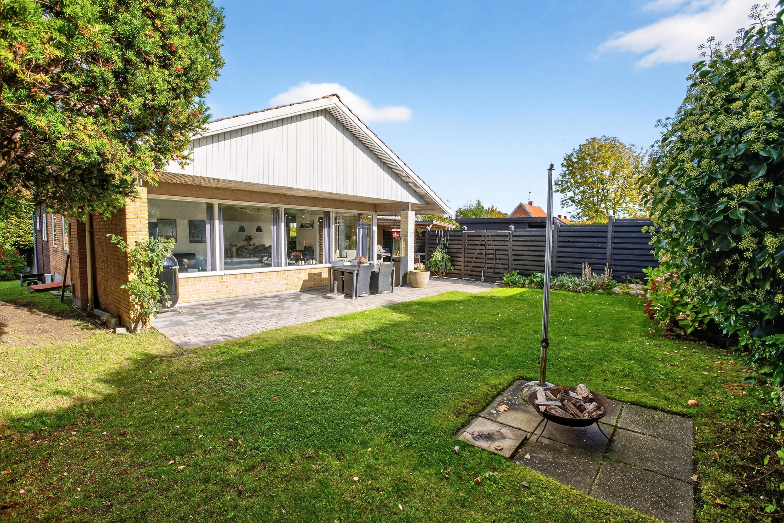 Fremhævet ude billede i fuldskærmstilstand. Billede af Gl Rådhusvej 31, 2750 Ballerup