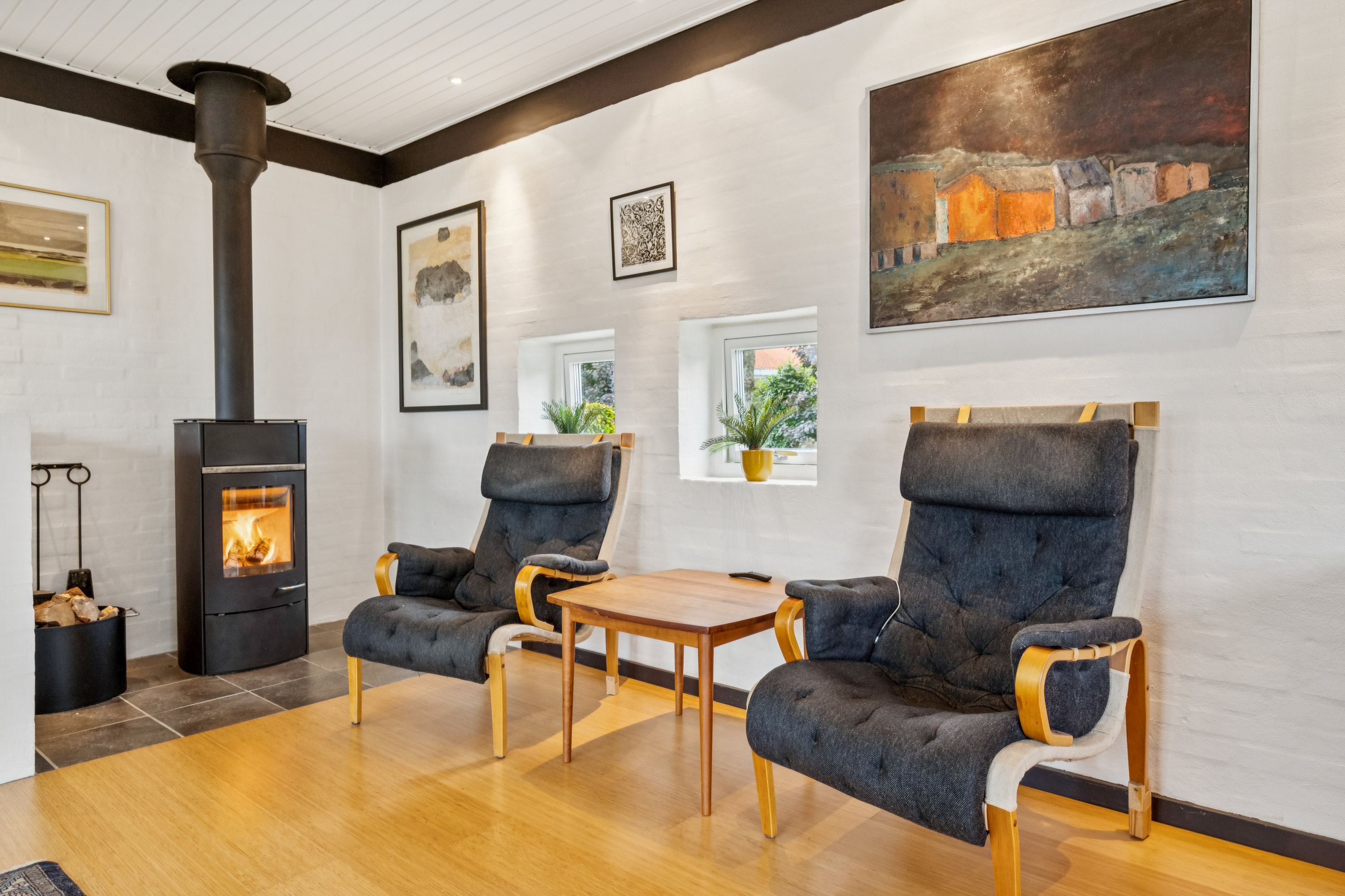 Fremhævet stue billede i fuldskærmstilstand. Billede af Rønvangen 62, 8382 Hinnerup