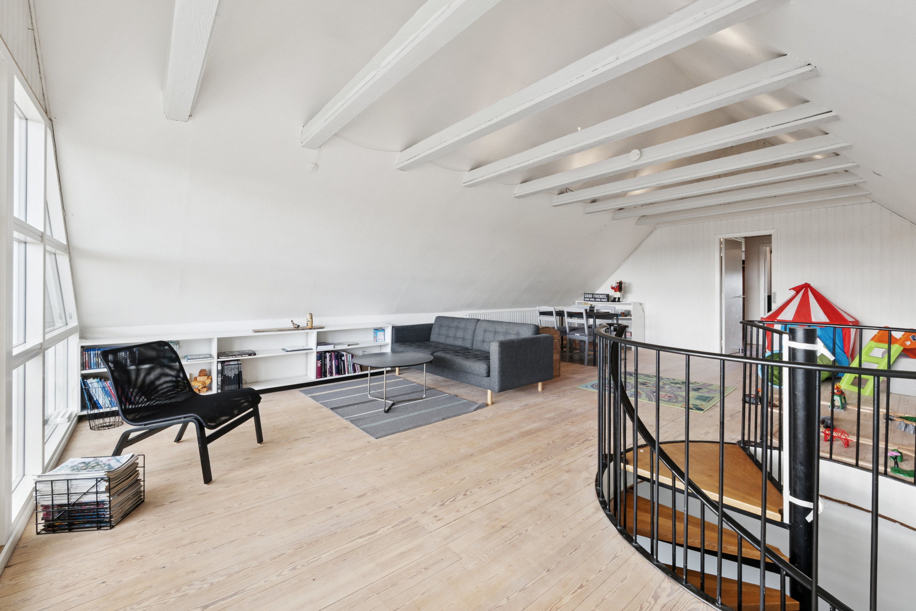 Fremhævet stue billede i fuldskærmstilstand. Billede af Dalgasvej 11, Frederiks, 7470 Karup J