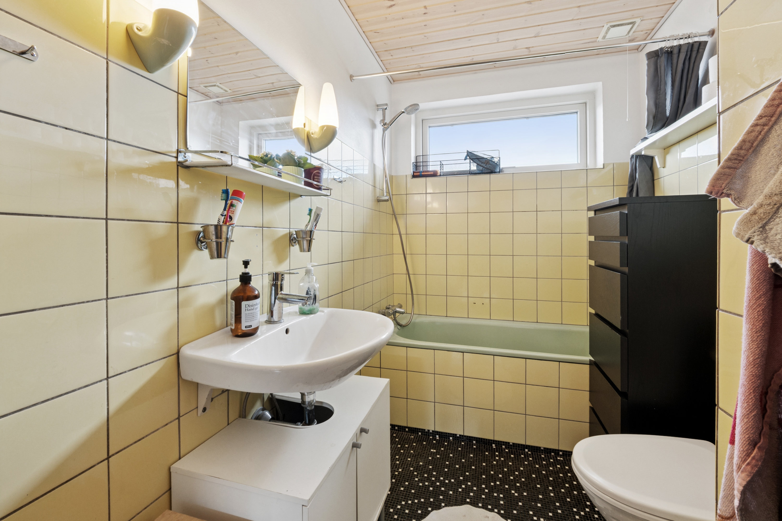 Fremhævet badeværelse billede i fuldskærmstilstand. Billede af Dalgasvej 11, Frederiks, 7470 Karup J