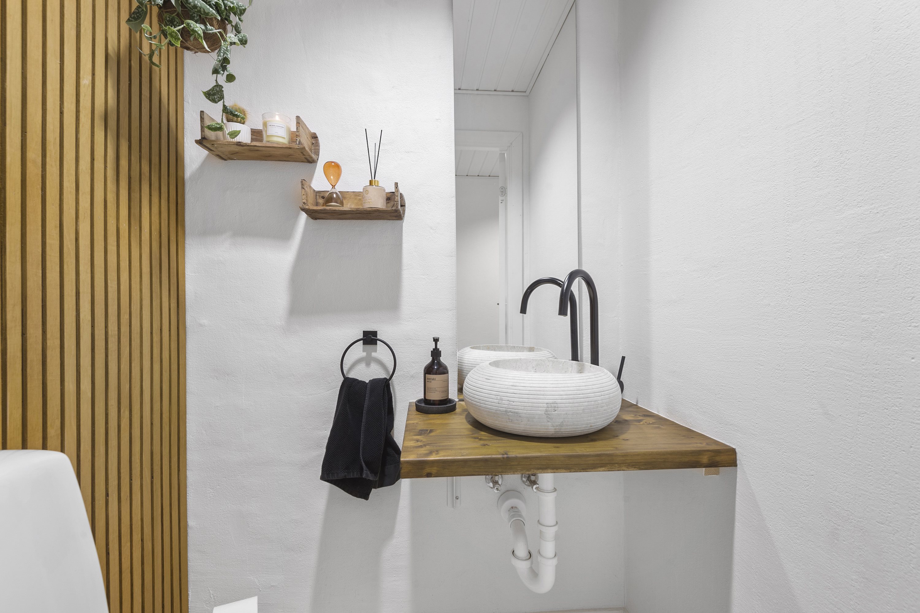 Fremhævet toilet billede i fuldskærmstilstand. Billede af Slåenvej 93, 6715 Esbjerg N