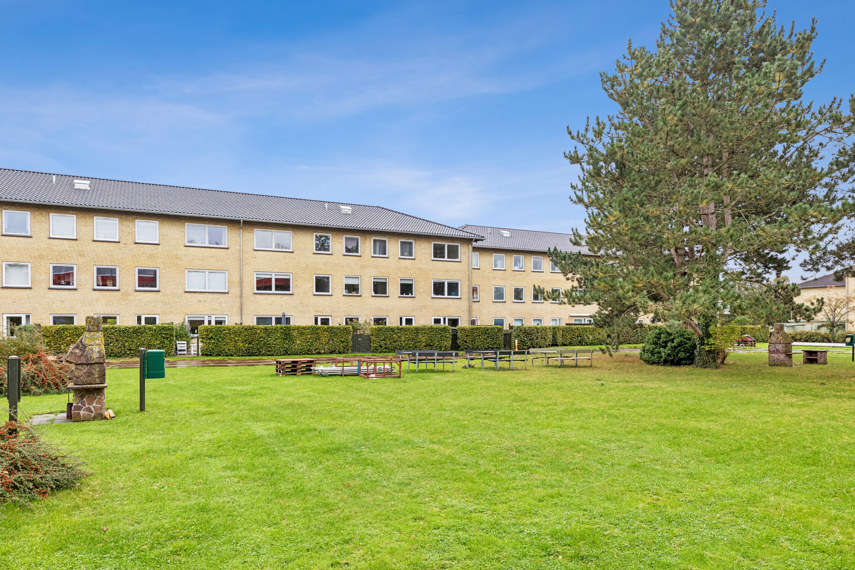 Fremhævet andet billede i fuldskærmstilstand. Billede af Lindevangshusene 64, 2. th., 2630 Taastrup