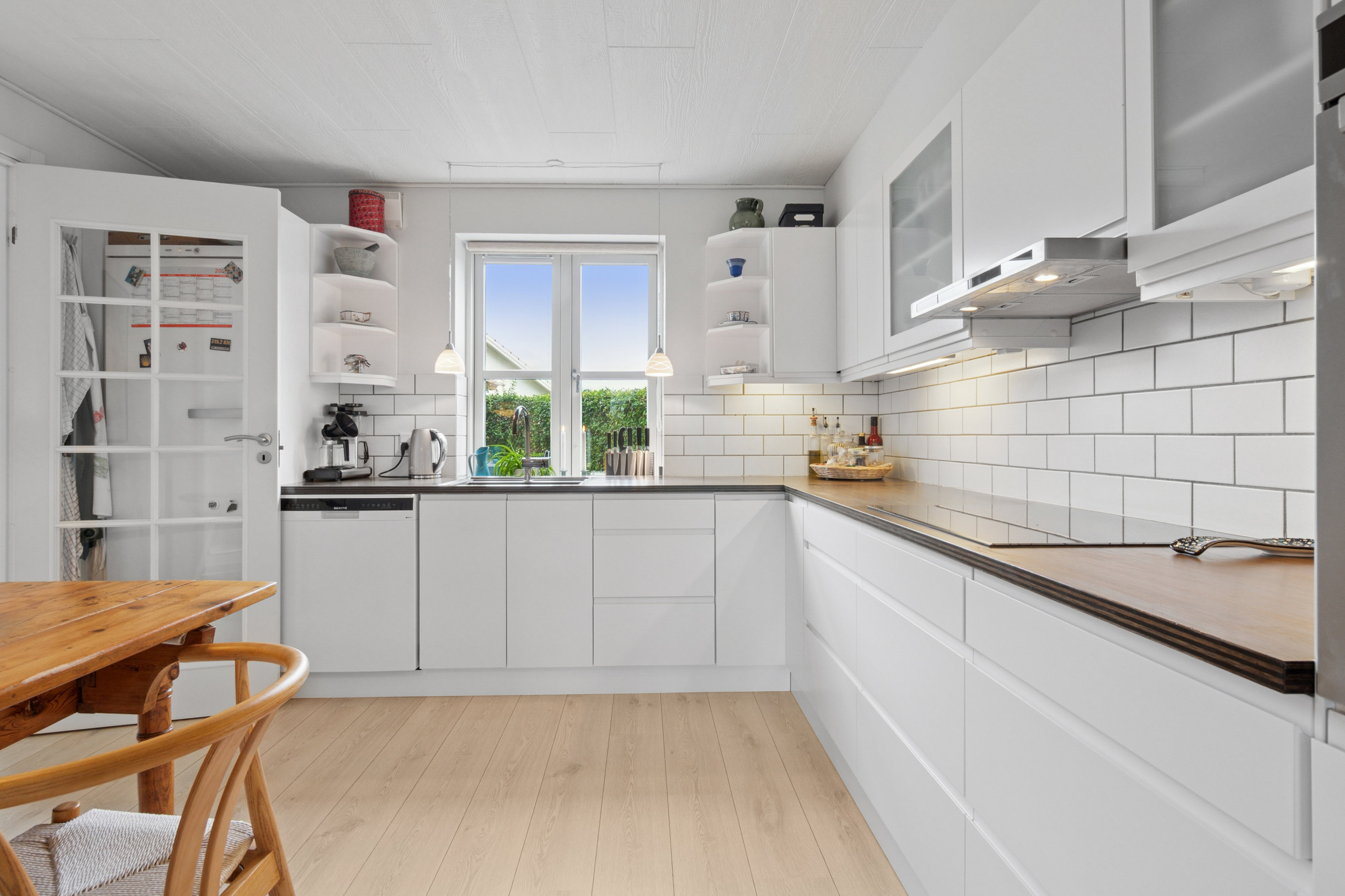 Fremhævet køkken billede i fuldskærmstilstand. Billede af Valmuebakken 21, 2625 Vallensbæk