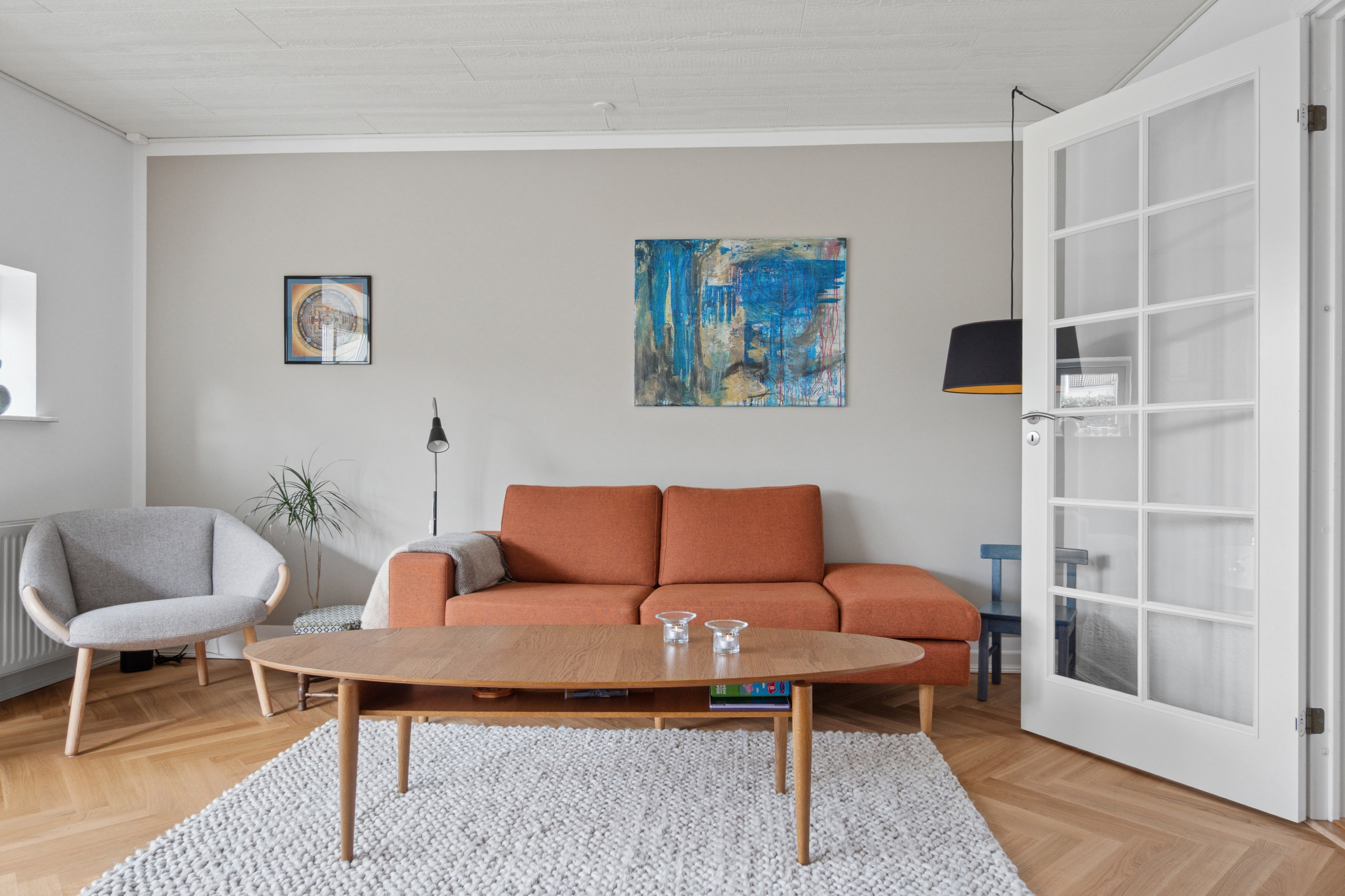 Fremhævet stue billede i fuldskærmstilstand. Billede af Valmuebakken 21, 2625 Vallensbæk