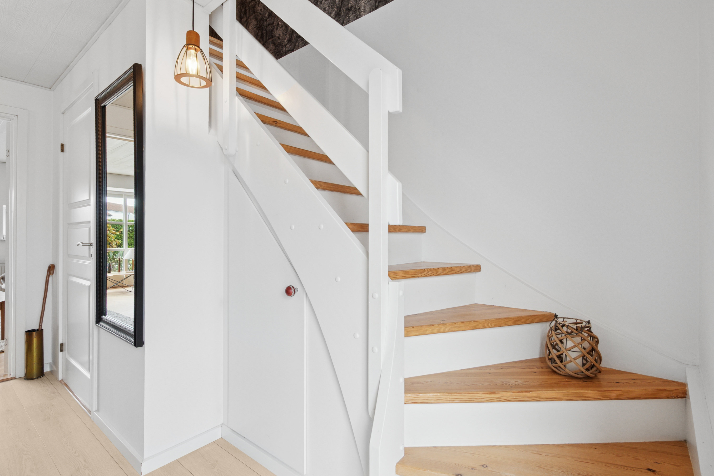 Fremhævet trappe billede i fuldskærmstilstand. Billede af Valmuebakken 21, 2625 Vallensbæk