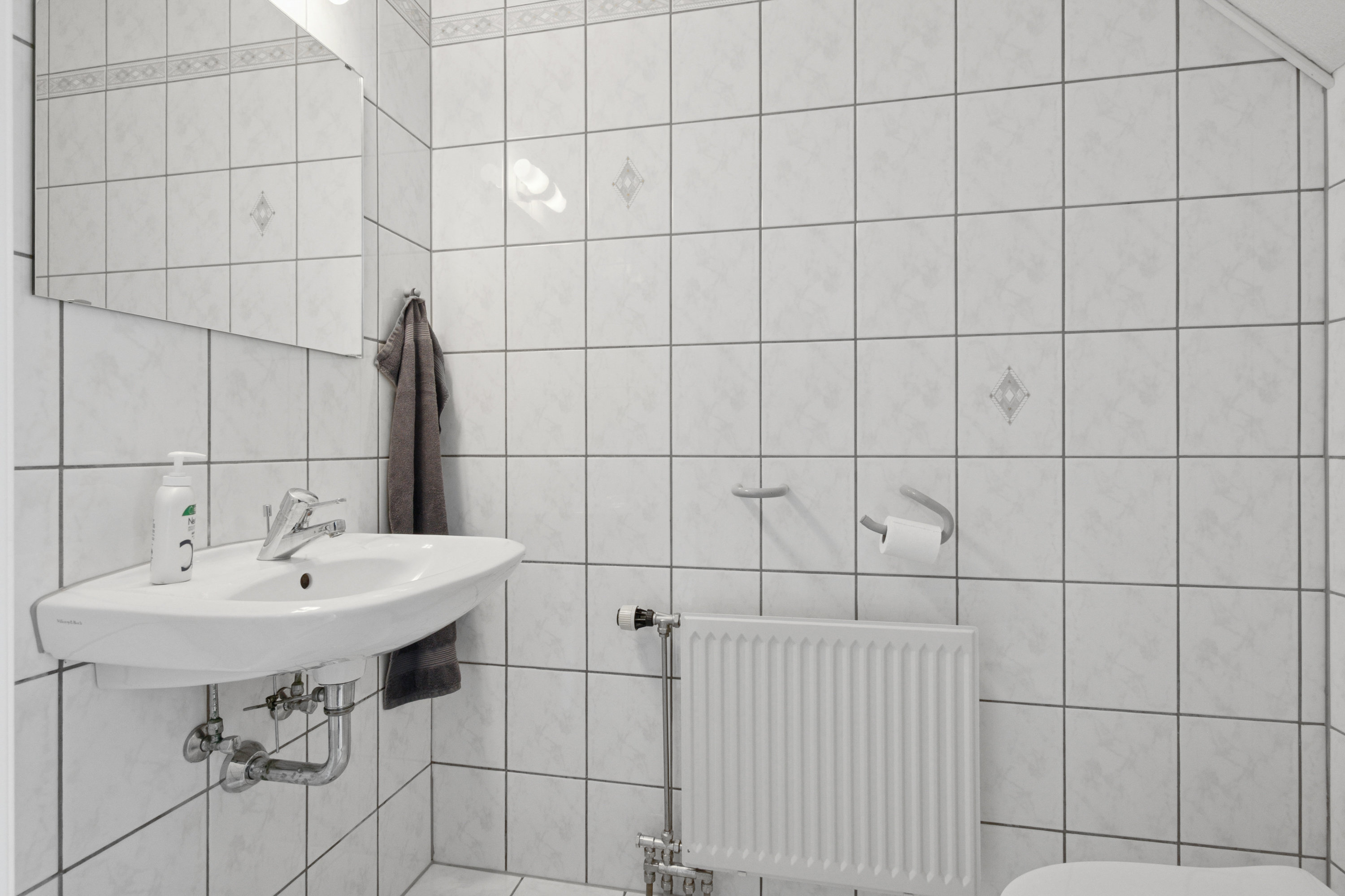 Fremhævet badeværelse billede i fuldskærmstilstand. Billede af Valmuebakken 21, 2625 Vallensbæk