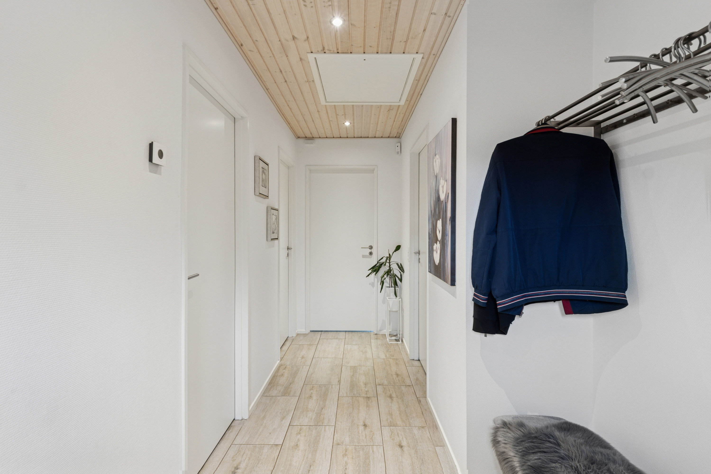 Fremhævet gang billede i fuldskærmstilstand. Billede af Ejstrupvej 4, 2650 Hvidovre