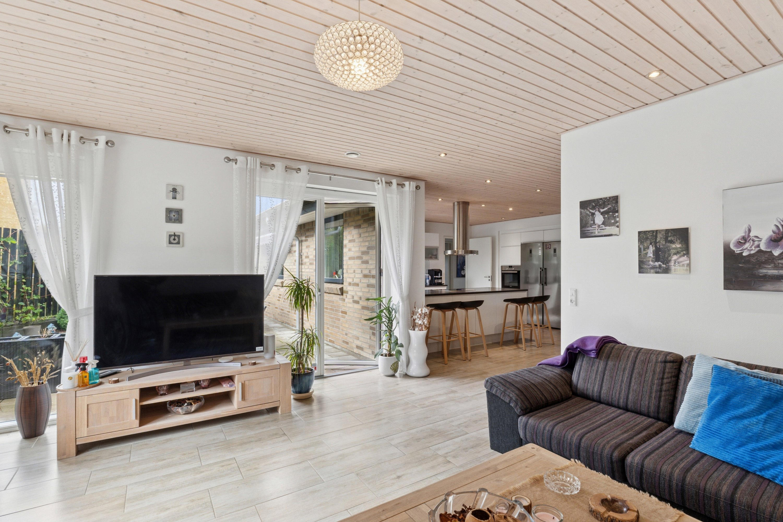 Fremhævet stue billede i fuldskærmstilstand. Billede af Ejstrupvej 4, 2650 Hvidovre