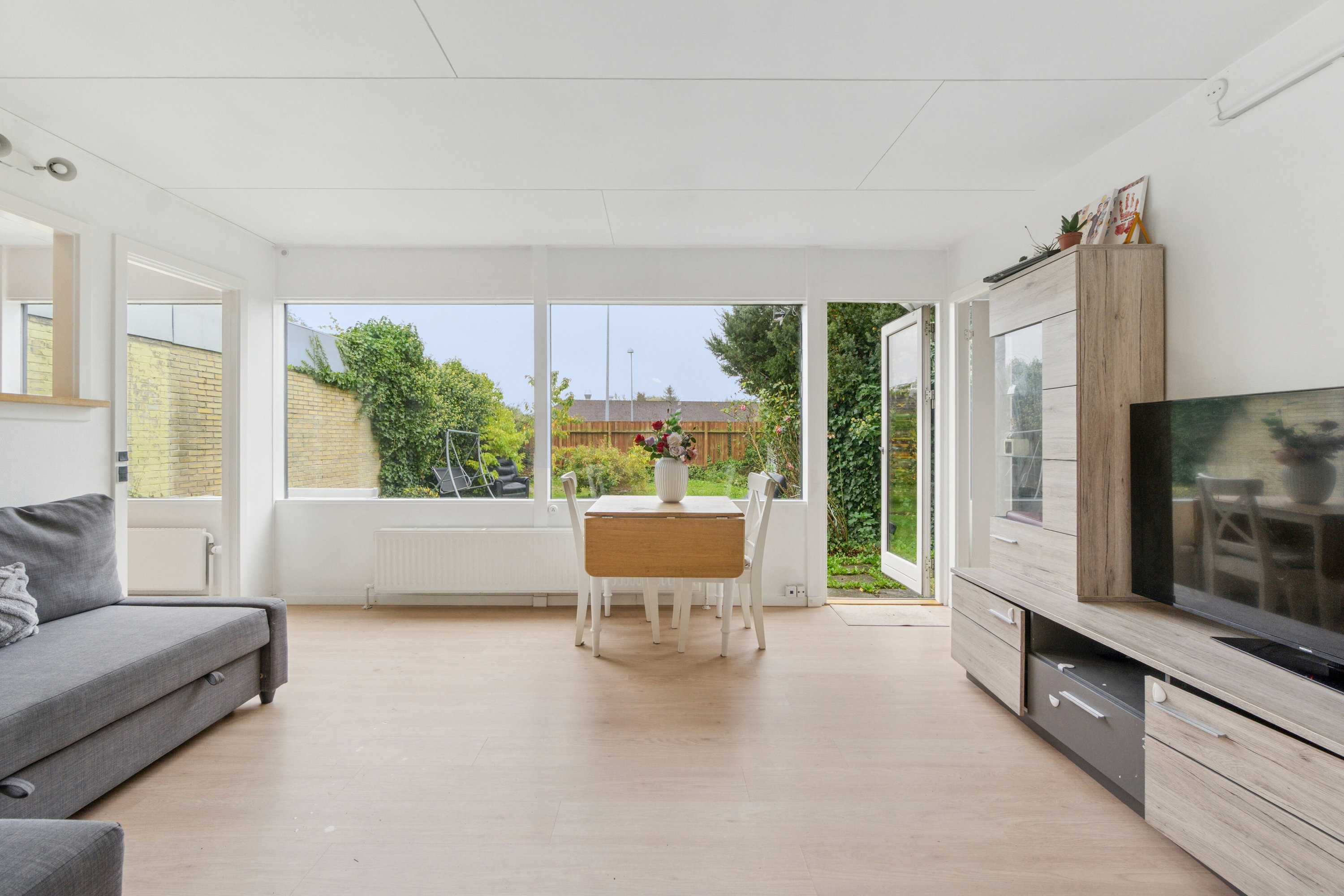 Miniaturebillede 2: stue. Billede af Brostykkevej 198C, 2650 Hvidovre