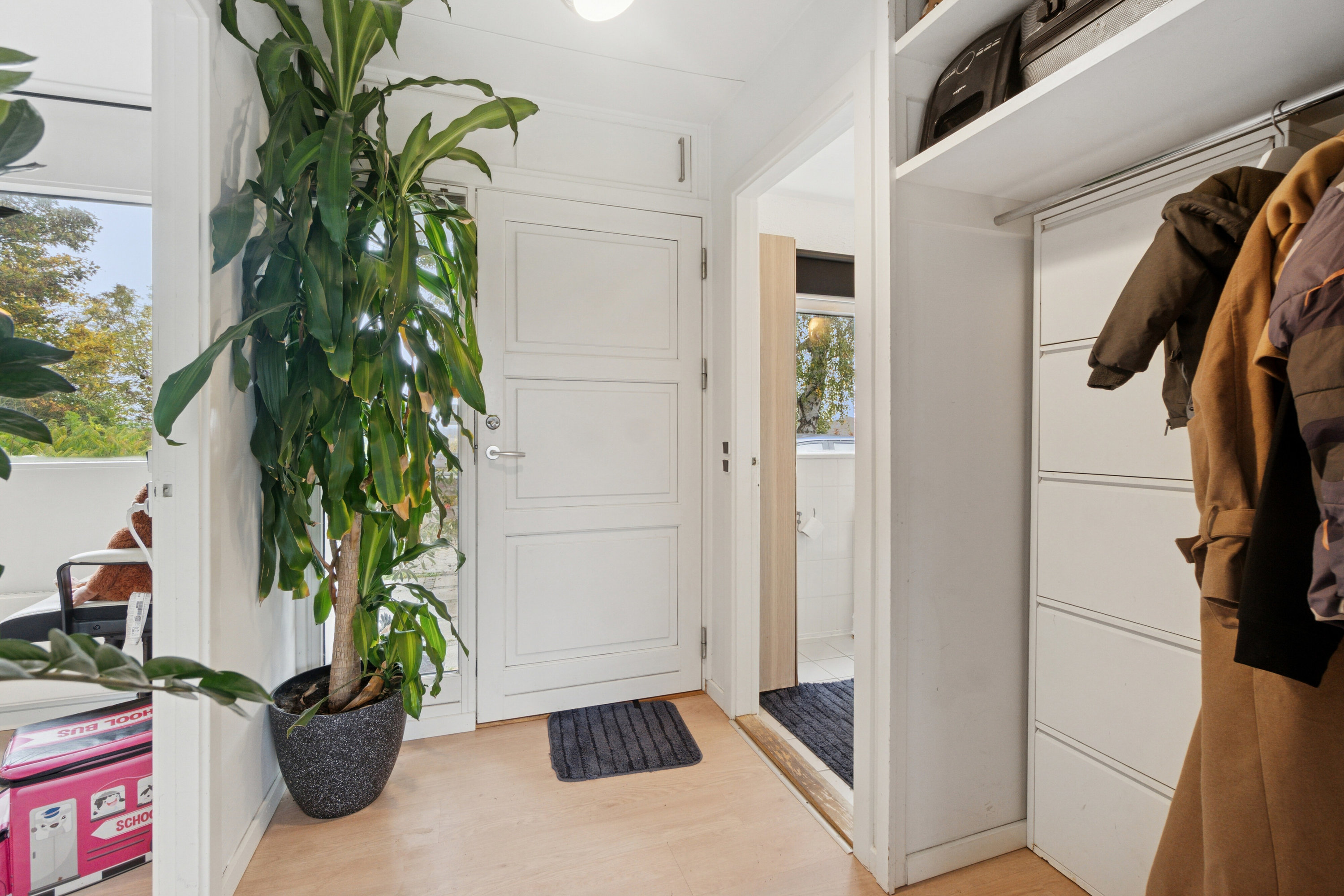 Fremhævet entré billede i fuldskærmstilstand. Billede af Brostykkevej 198C, 2650 Hvidovre