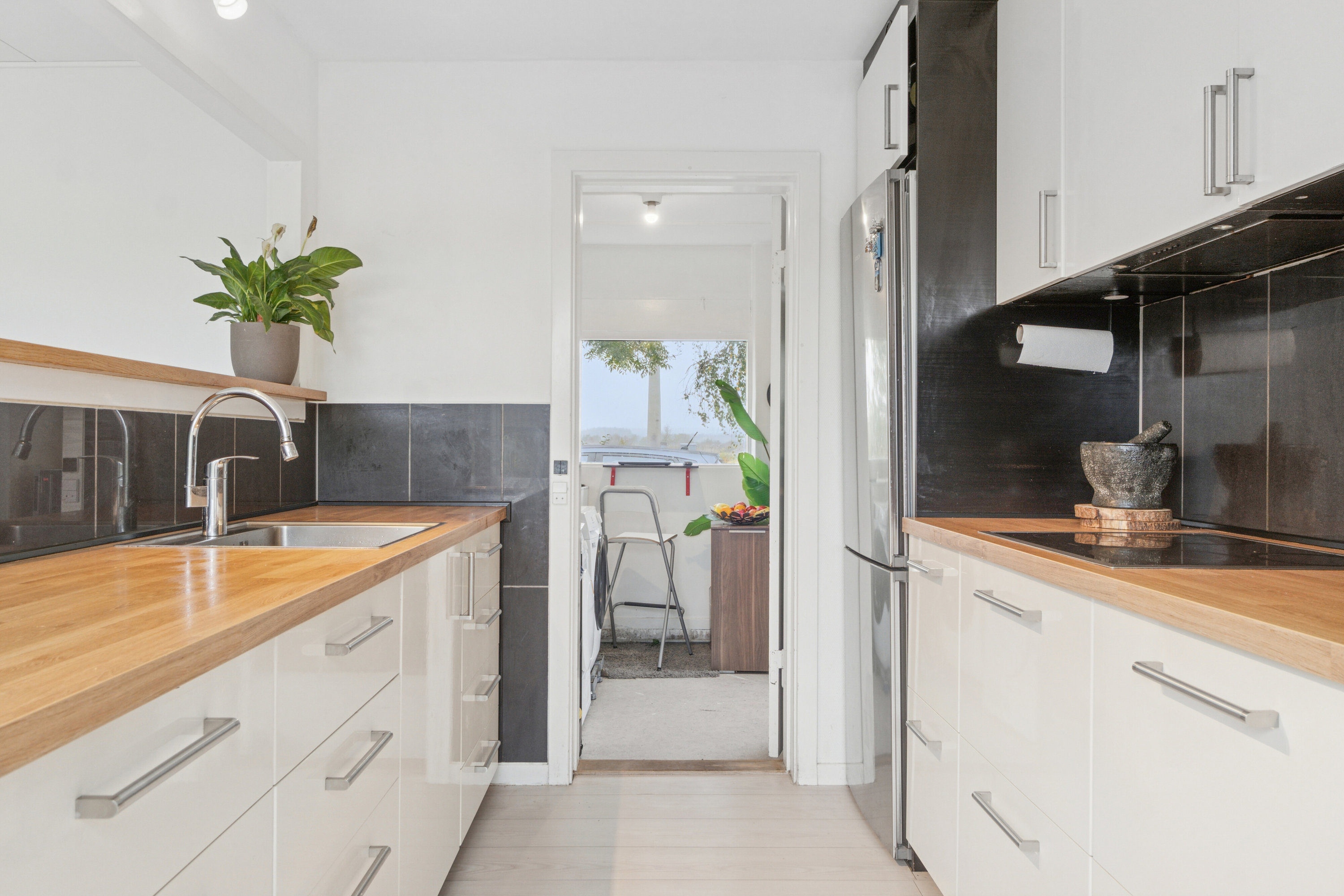 Fremhævet køkken billede i fuldskærmstilstand. Billede af Brostykkevej 198C, 2650 Hvidovre