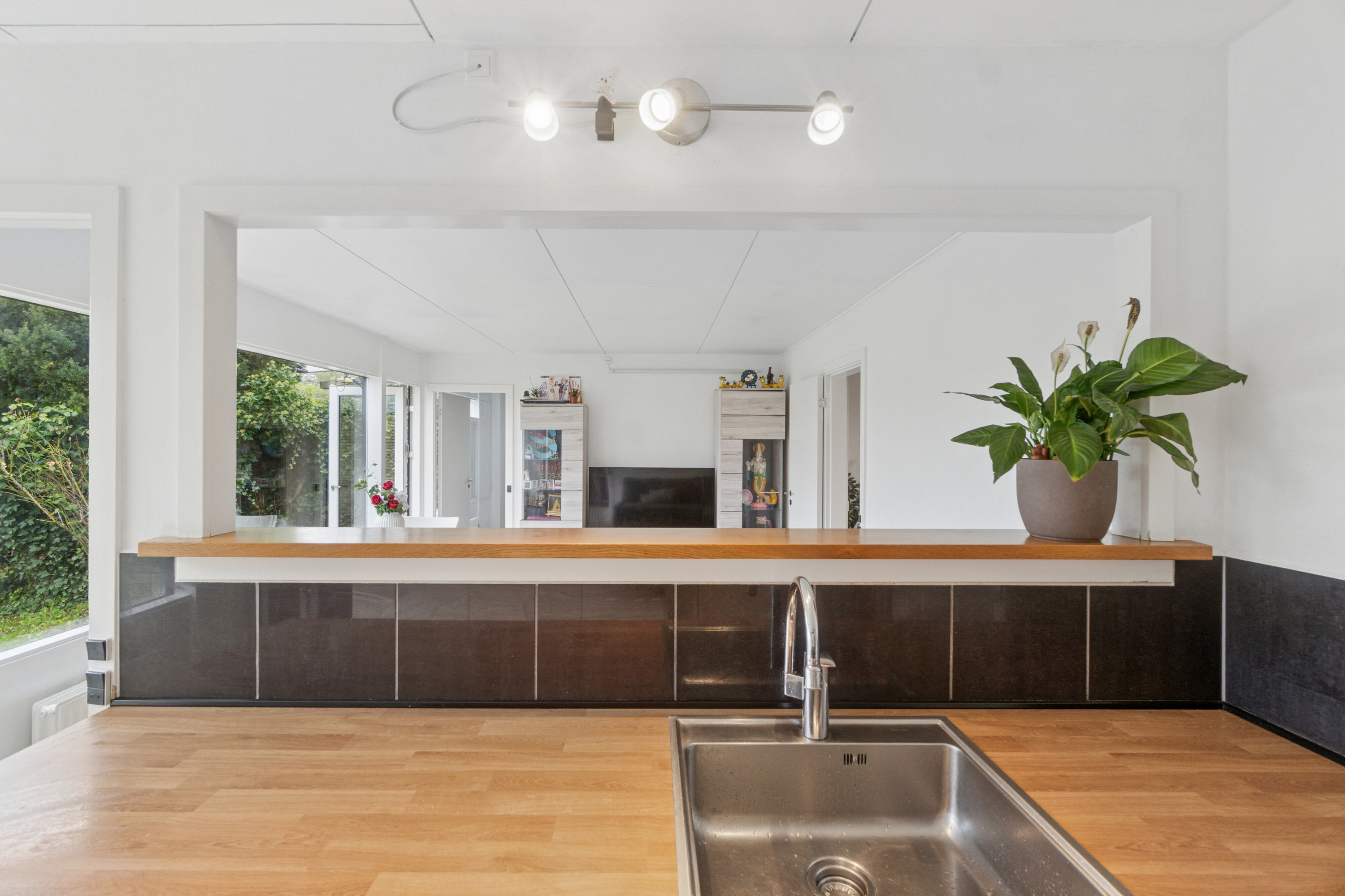 Fremhævet køkken billede i fuldskærmstilstand. Billede af Brostykkevej 198C, 2650 Hvidovre