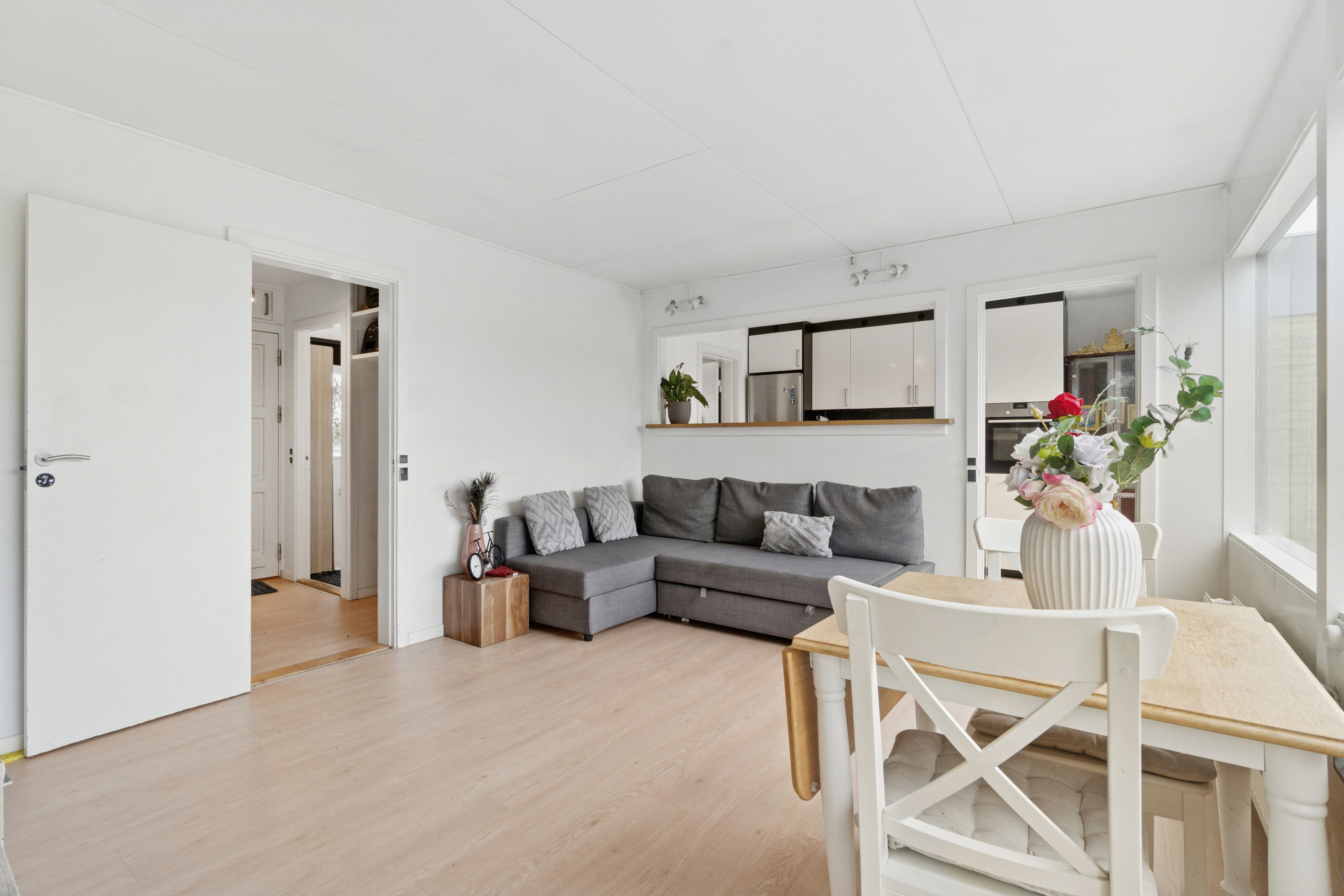 Fremhævet stue billede i fuldskærmstilstand. Billede af Brostykkevej 198C, 2650 Hvidovre