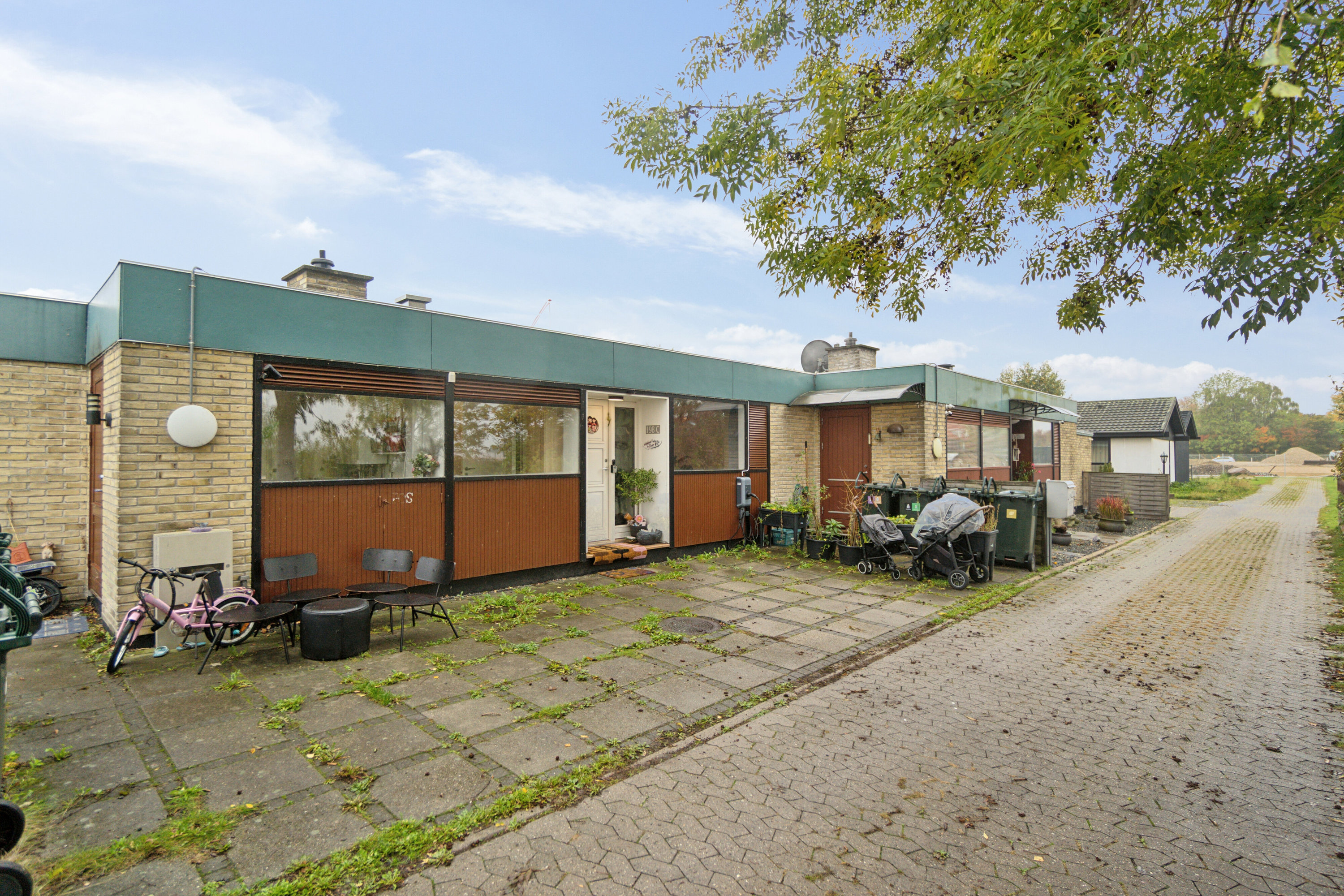 Fremhævet udendørs billede i fuldskærmstilstand. Billede af Brostykkevej 198C, 2650 Hvidovre