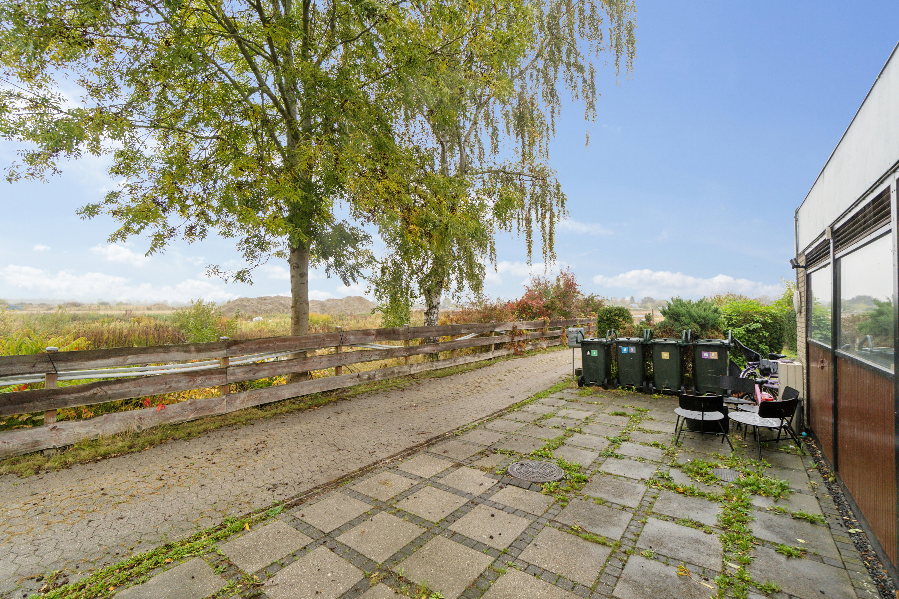 Fremhævet udendørs billede i fuldskærmstilstand. Billede af Brostykkevej 198C, 2650 Hvidovre