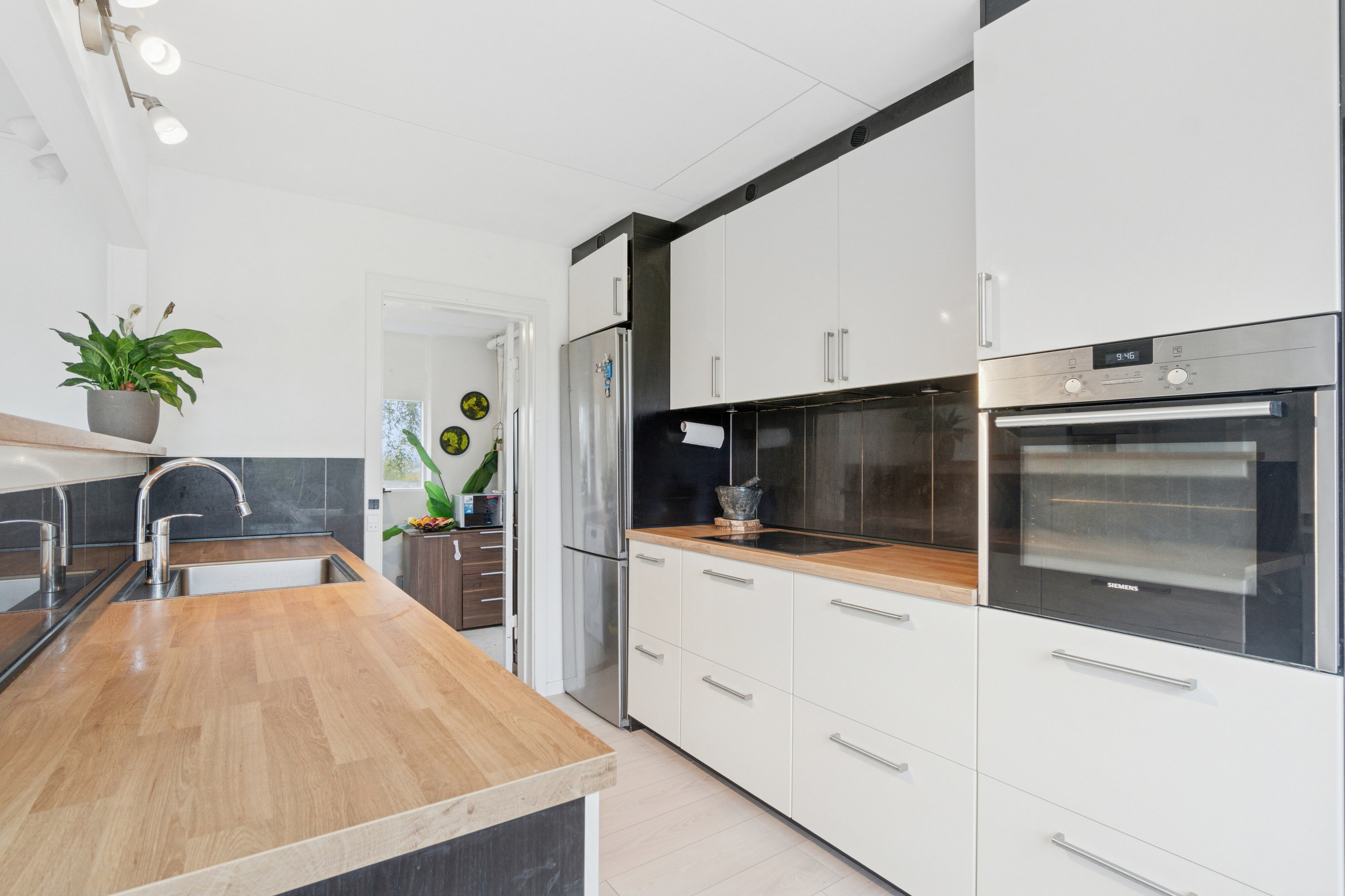 Fremhævet køkken billede i fuldskærmstilstand. Billede af Brostykkevej 198C, 2650 Hvidovre