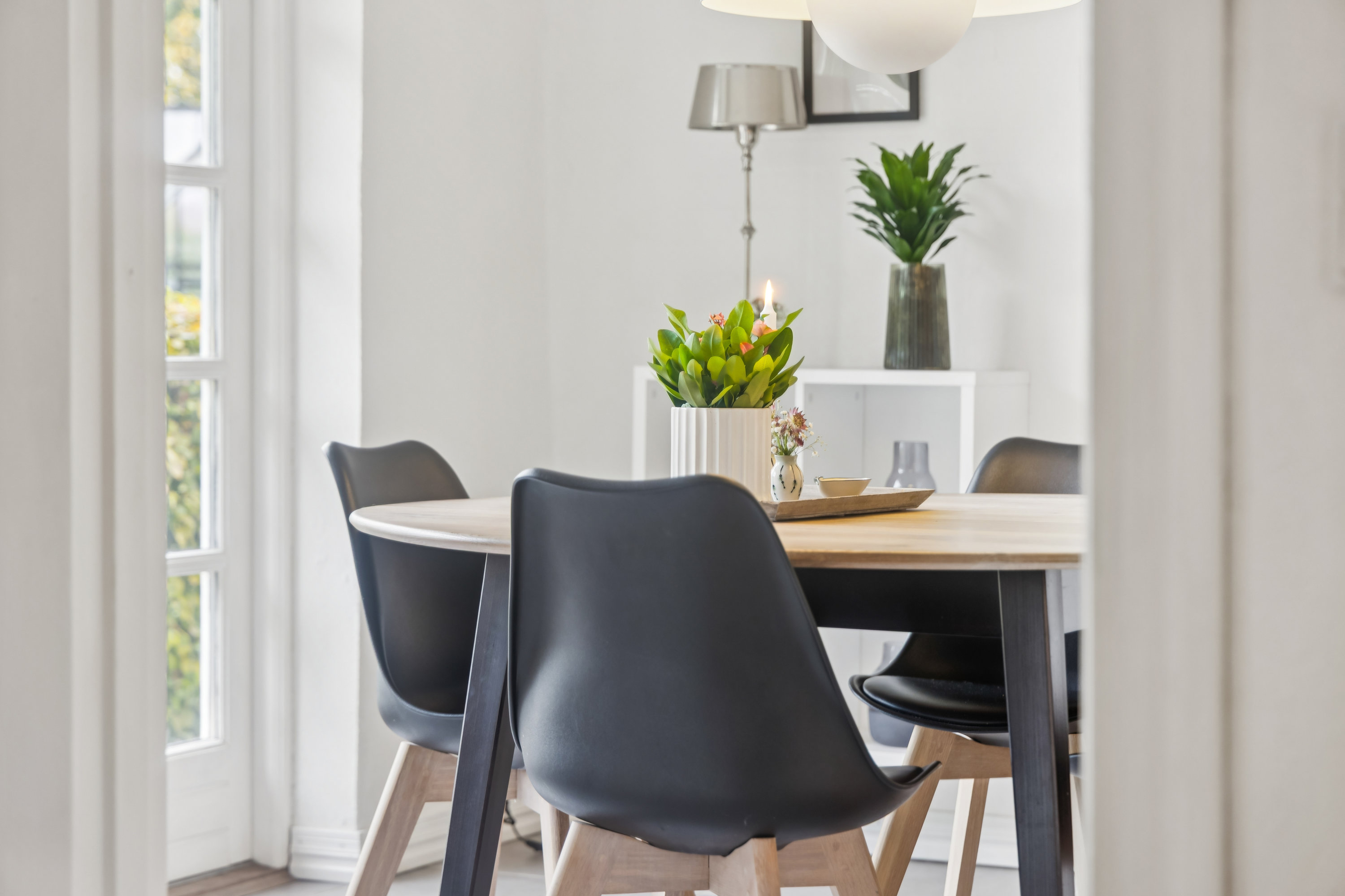 Fremhævet stue billede i fuldskærmstilstand. Billede af Røde Hedevej 91, Kaas, 9490 Pandrup