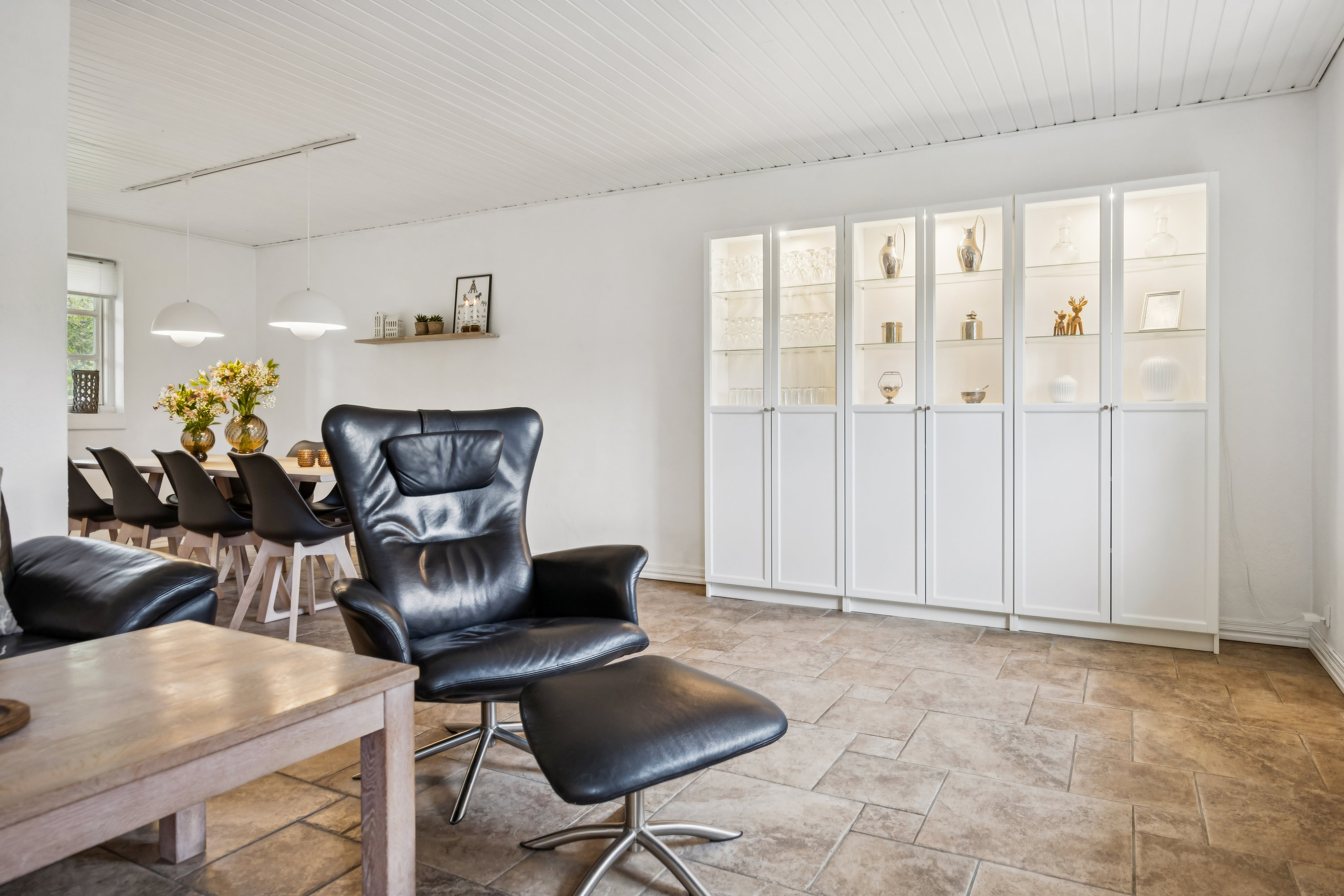 Fremhævet stue billede i fuldskærmstilstand. Billede af Røde Hedevej 91, Kaas, 9490 Pandrup