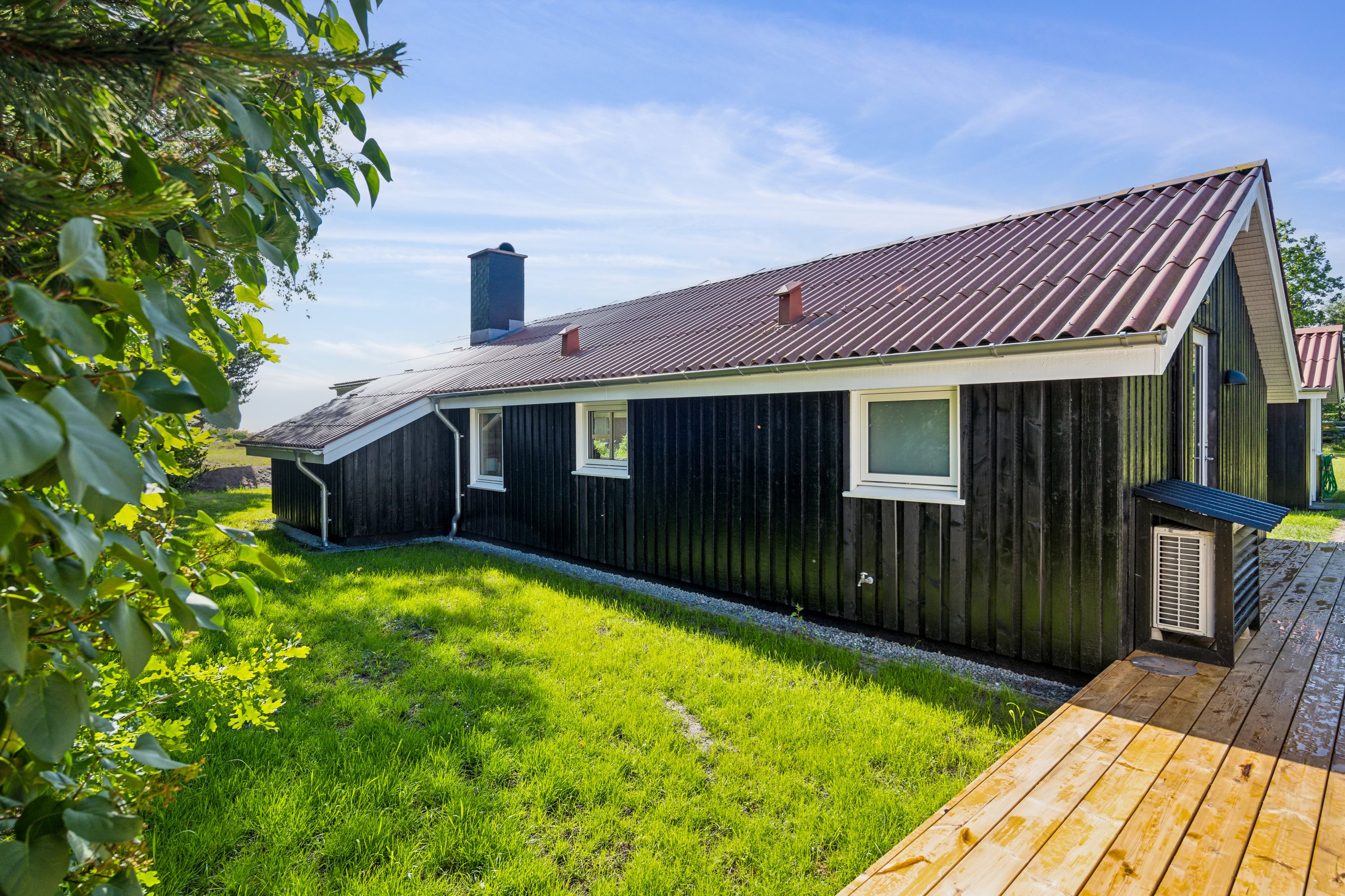 Fremhævet ejendom 1 billede i fuldskærmstilstand. Billede af Koralvej 17, Hou, 9370 Hals