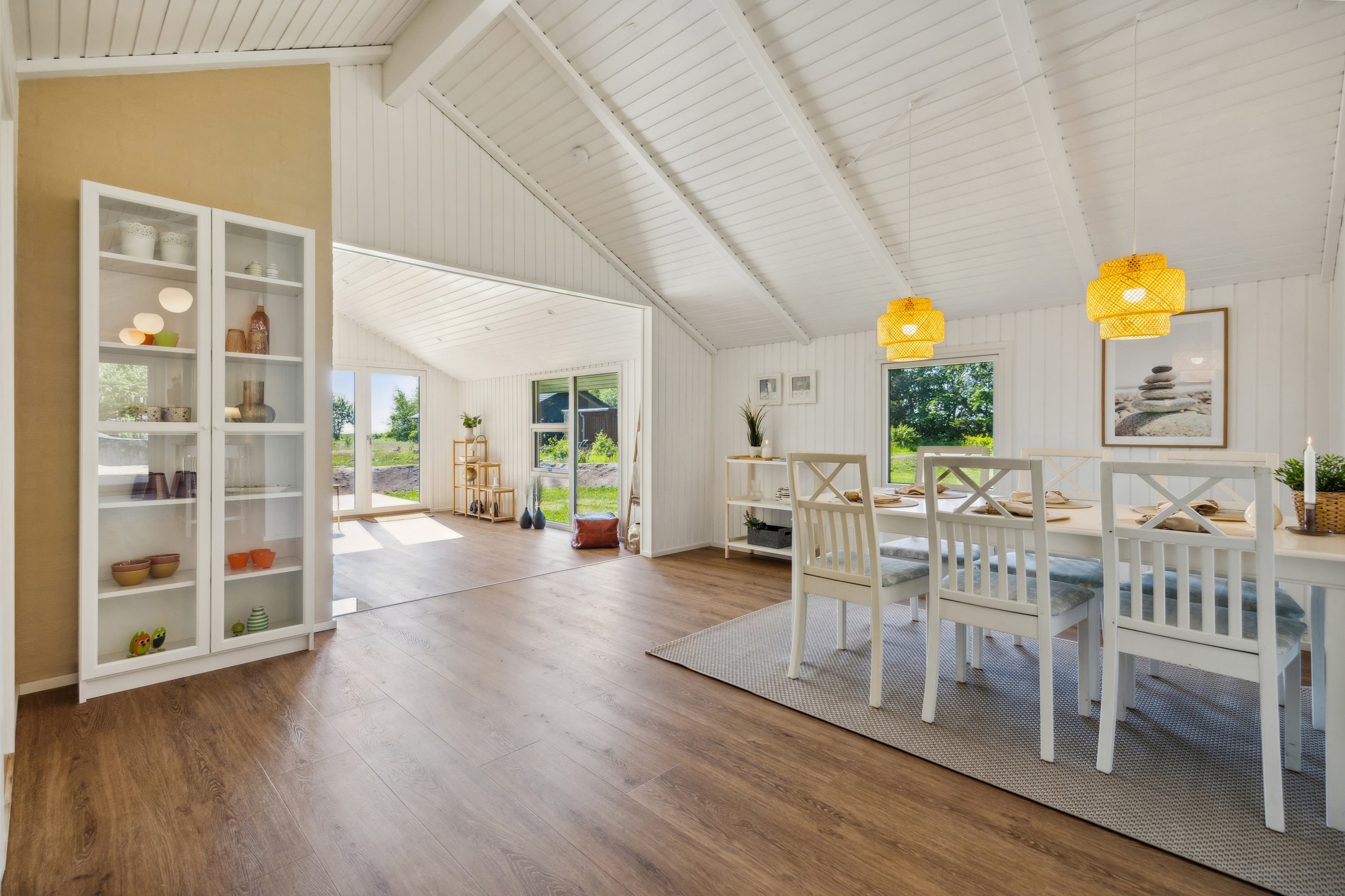 Fremhævet stue billede i fuldskærmstilstand. Billede af Koralvej 17, Hou, 9370 Hals