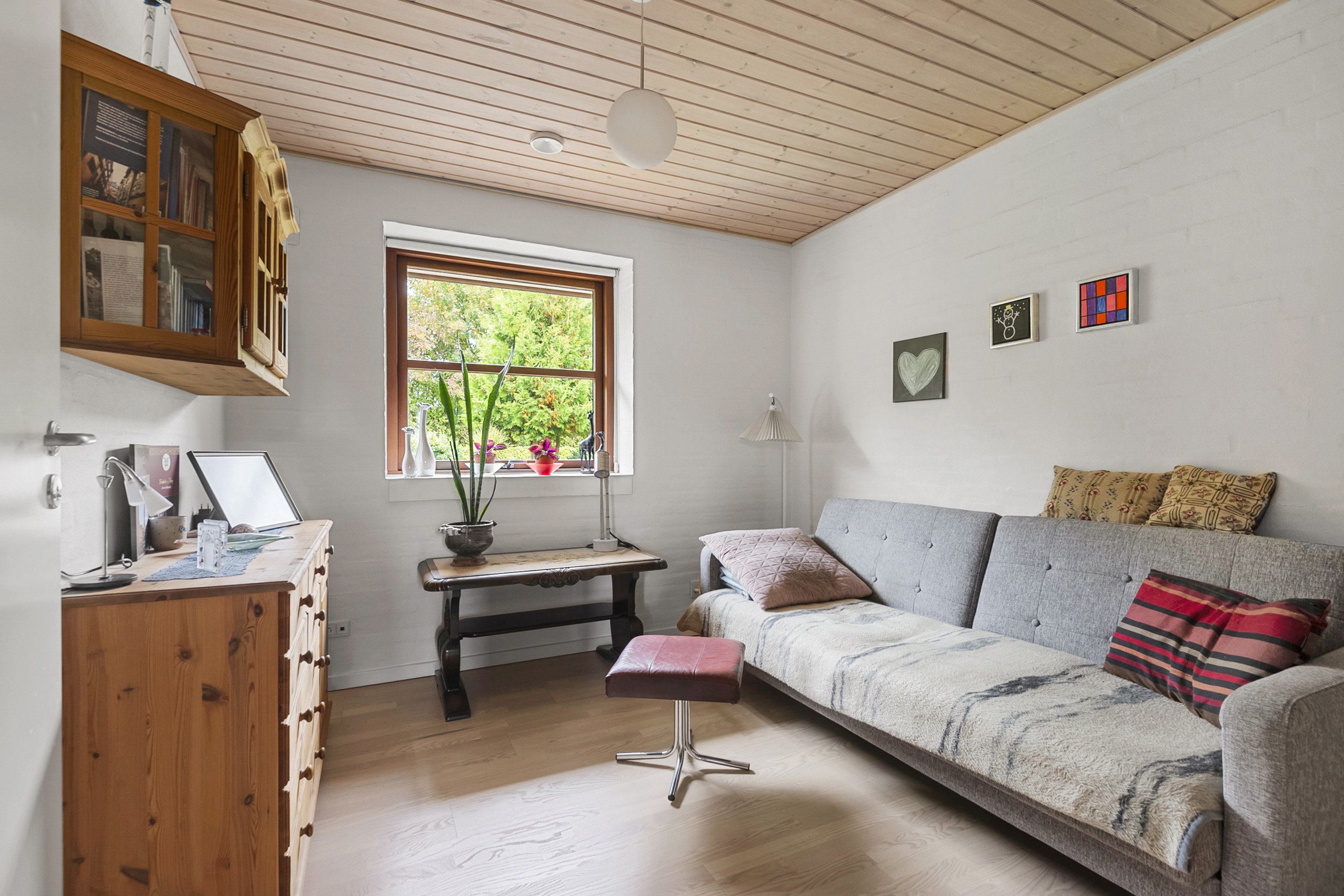 Fremhævet stue billede i fuldskærmstilstand. Billede af Sletten 106, 6800 Varde