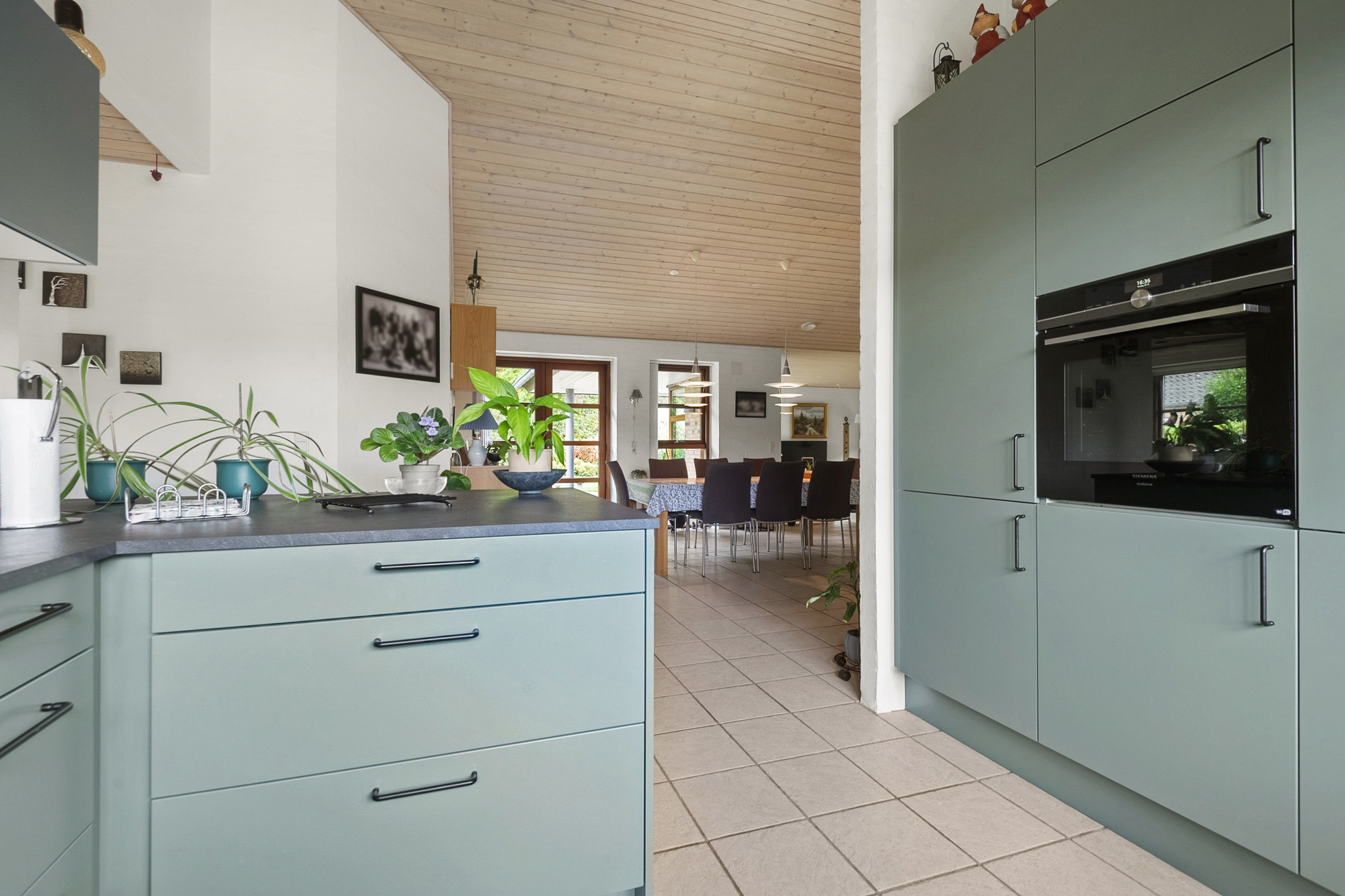 Fremhævet køkken billede i fuldskærmstilstand. Billede af Sletten 106, 6800 Varde