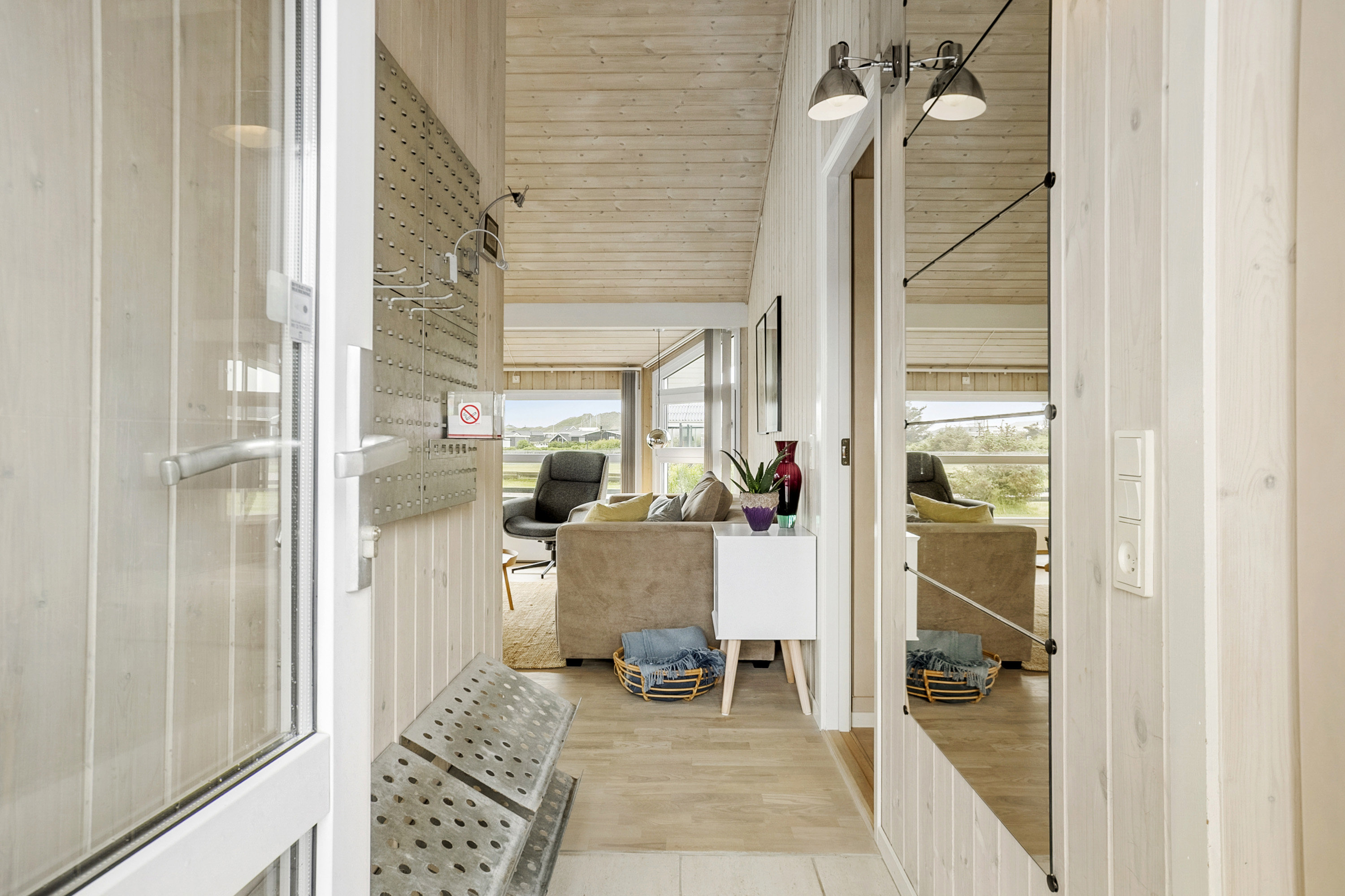 Miniaturebillede 2: indgang. Billede af Mågevej 22, Furreby, 9480 Løkken