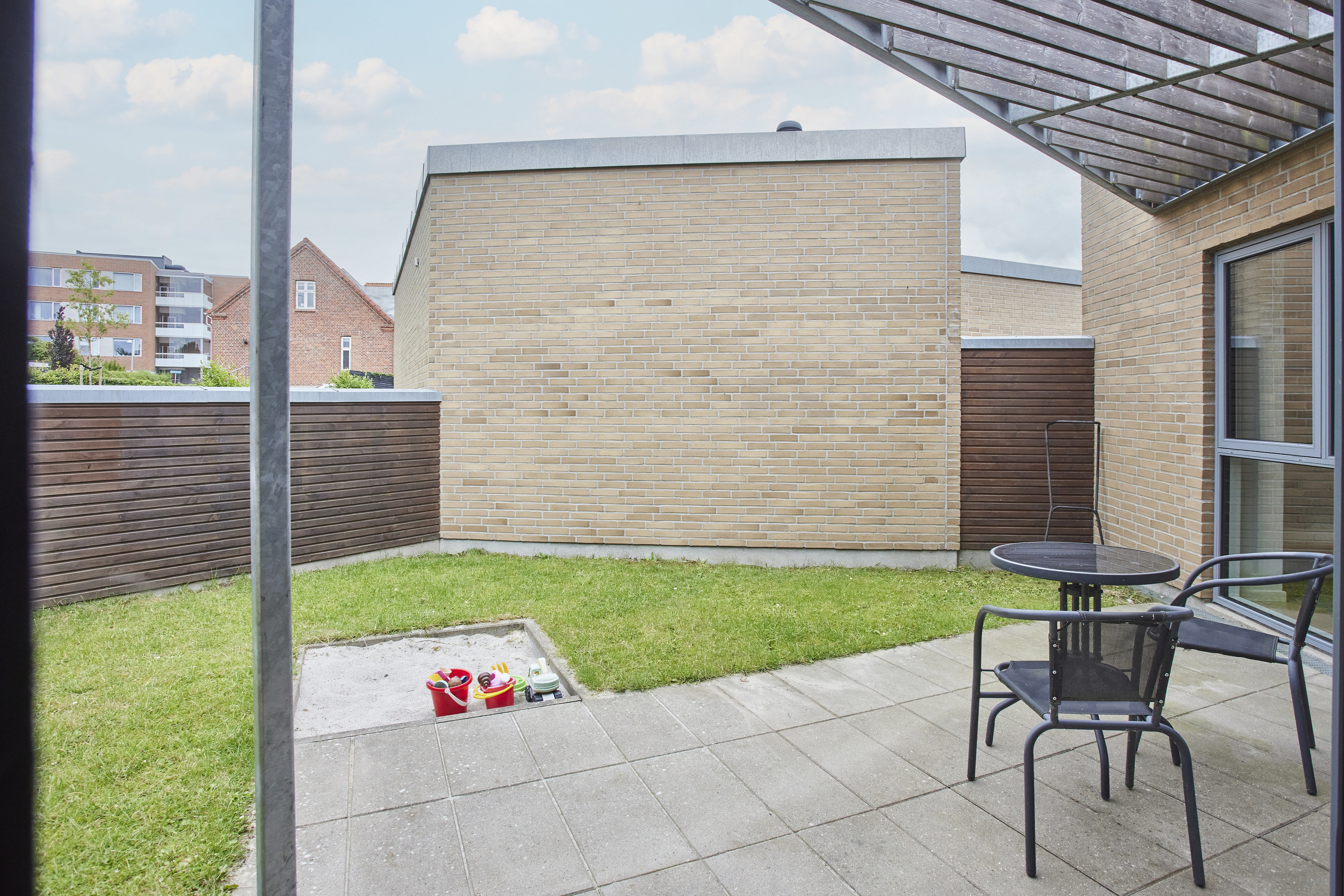 Fremhævet terrasse billede i fuldskærmstilstand. Billede af Søbyen 1, 8660 Skanderborg