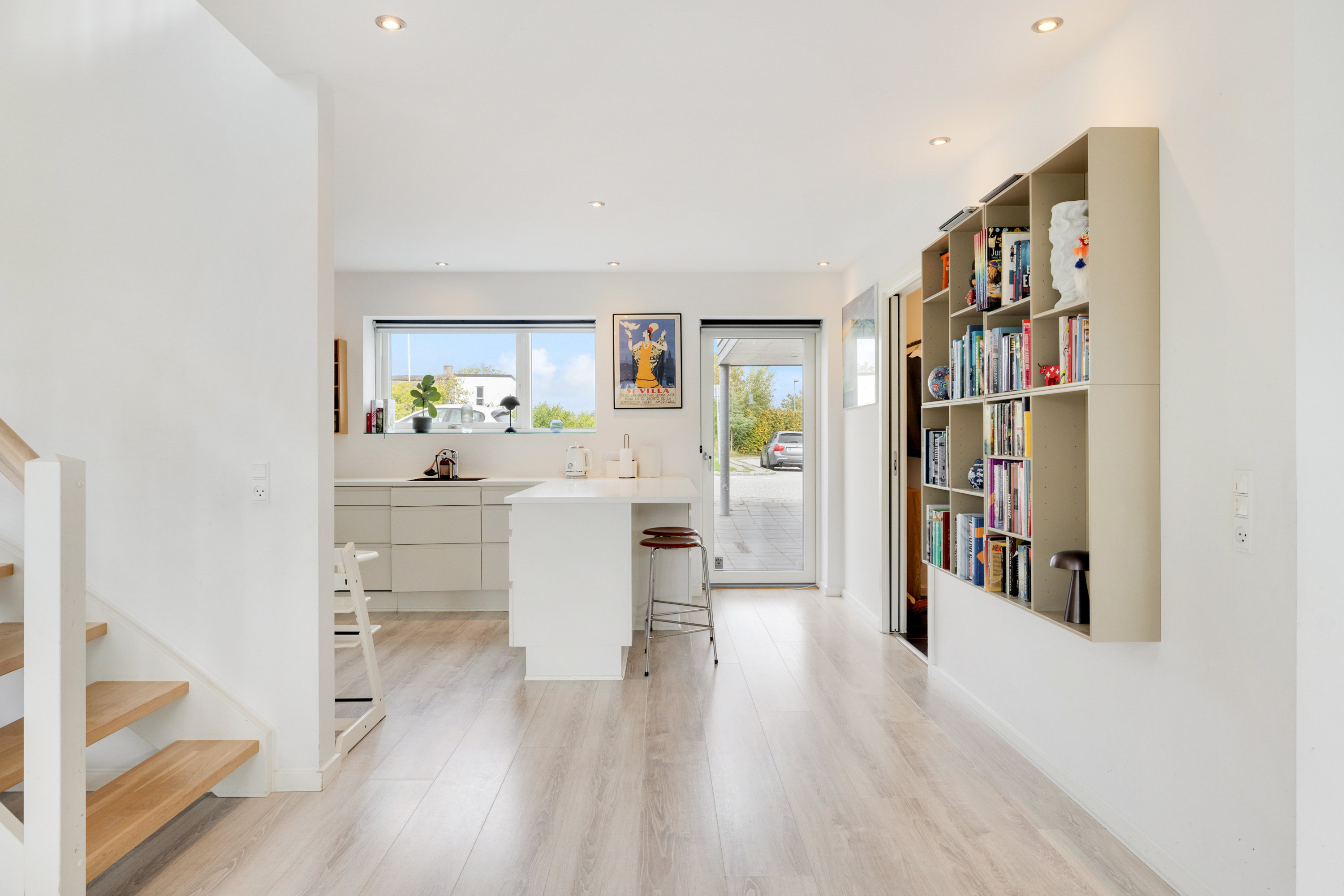 Fremhævet køkken/alrum billede i fuldskærmstilstand. Billede af Vestergårdsvangen 62, Stavtrup, 8260 Viby J