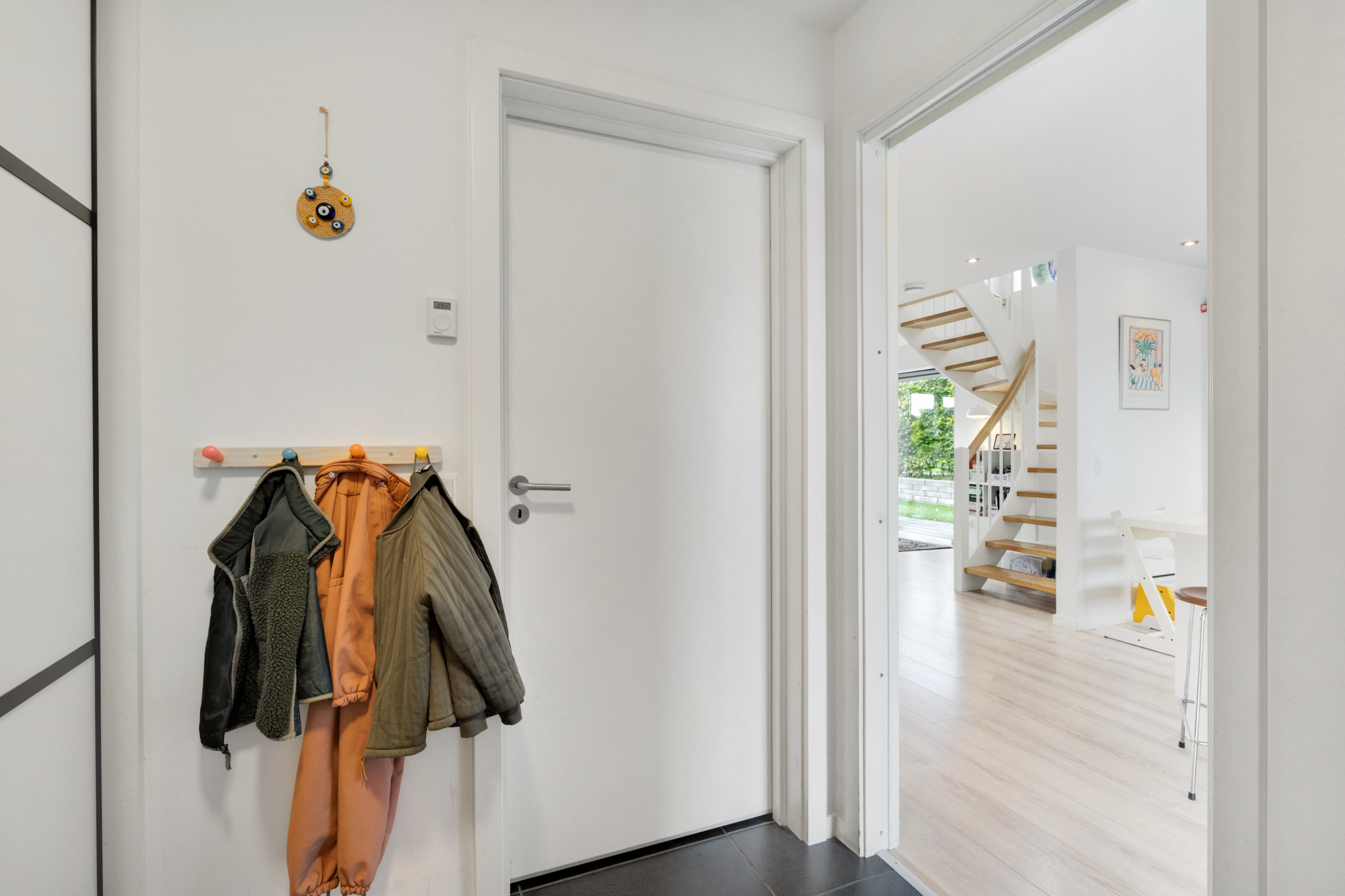 Fremhævet entré billede i fuldskærmstilstand. Billede af Vestergårdsvangen 62, Stavtrup, 8260 Viby J