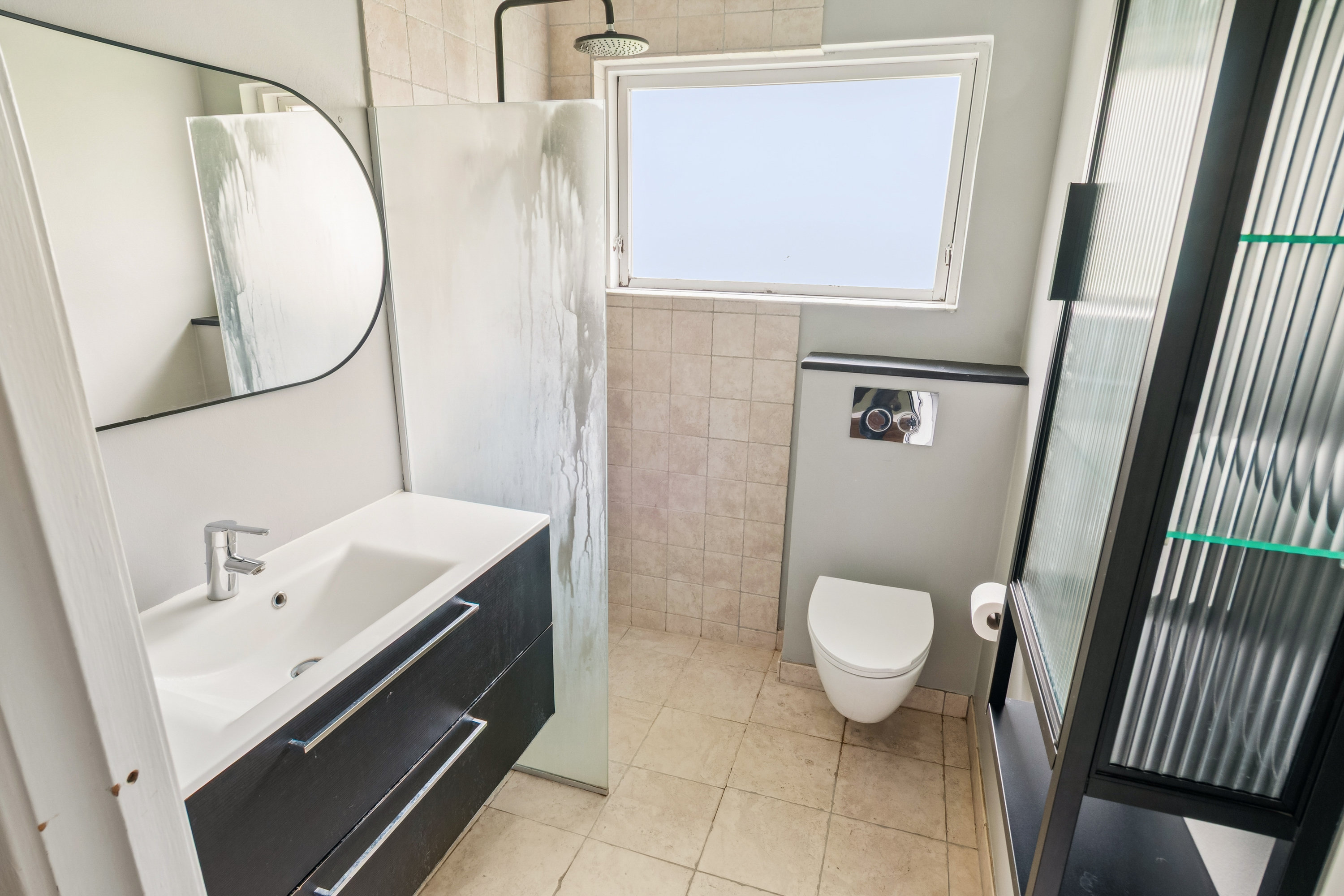 Fremhævet badeværelse billede i fuldskærmstilstand. Billede af Ryvej 7, 2791 Dragør