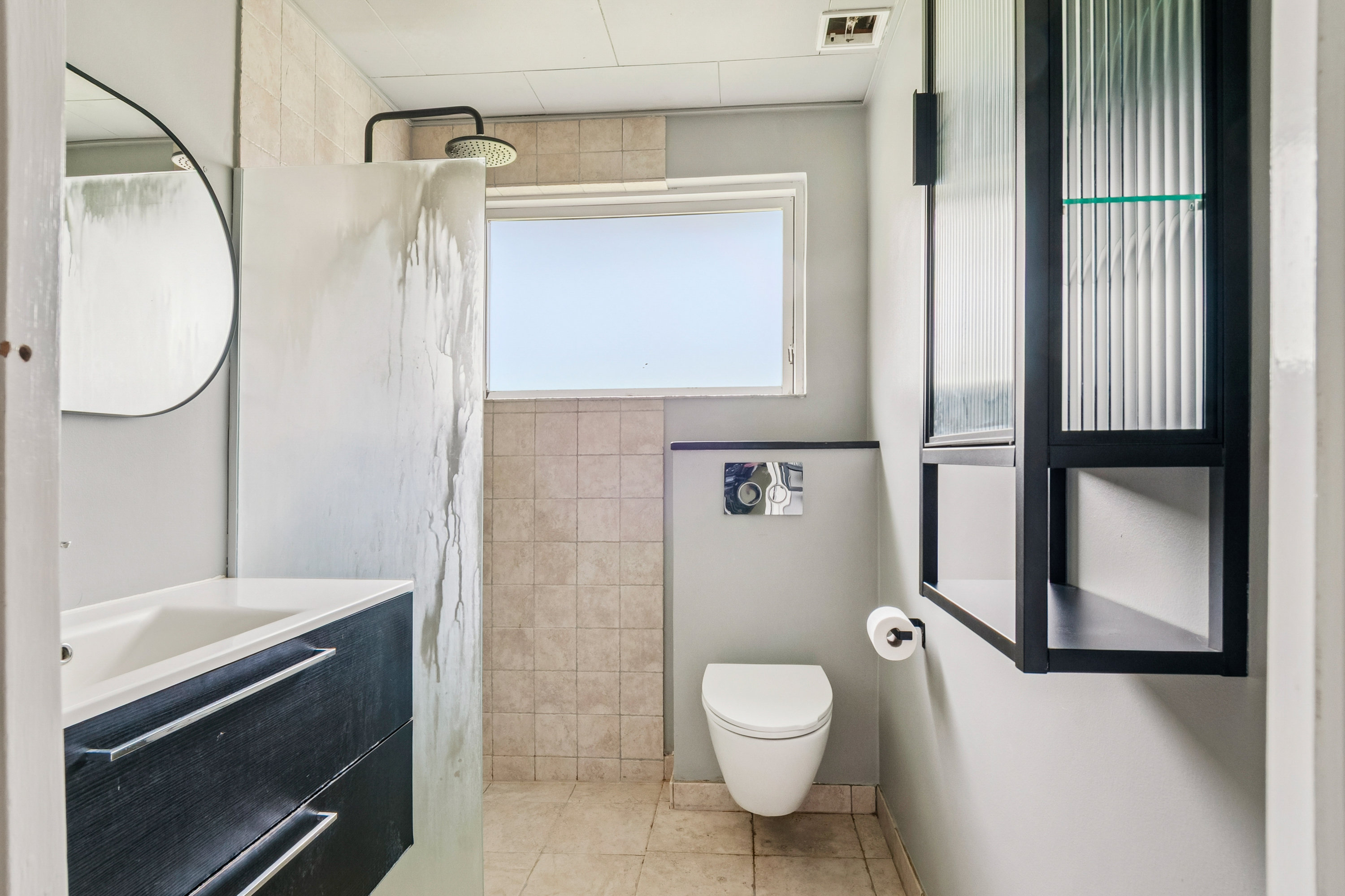 Fremhævet badeværelse billede i fuldskærmstilstand. Billede af Ryvej 7, 2791 Dragør