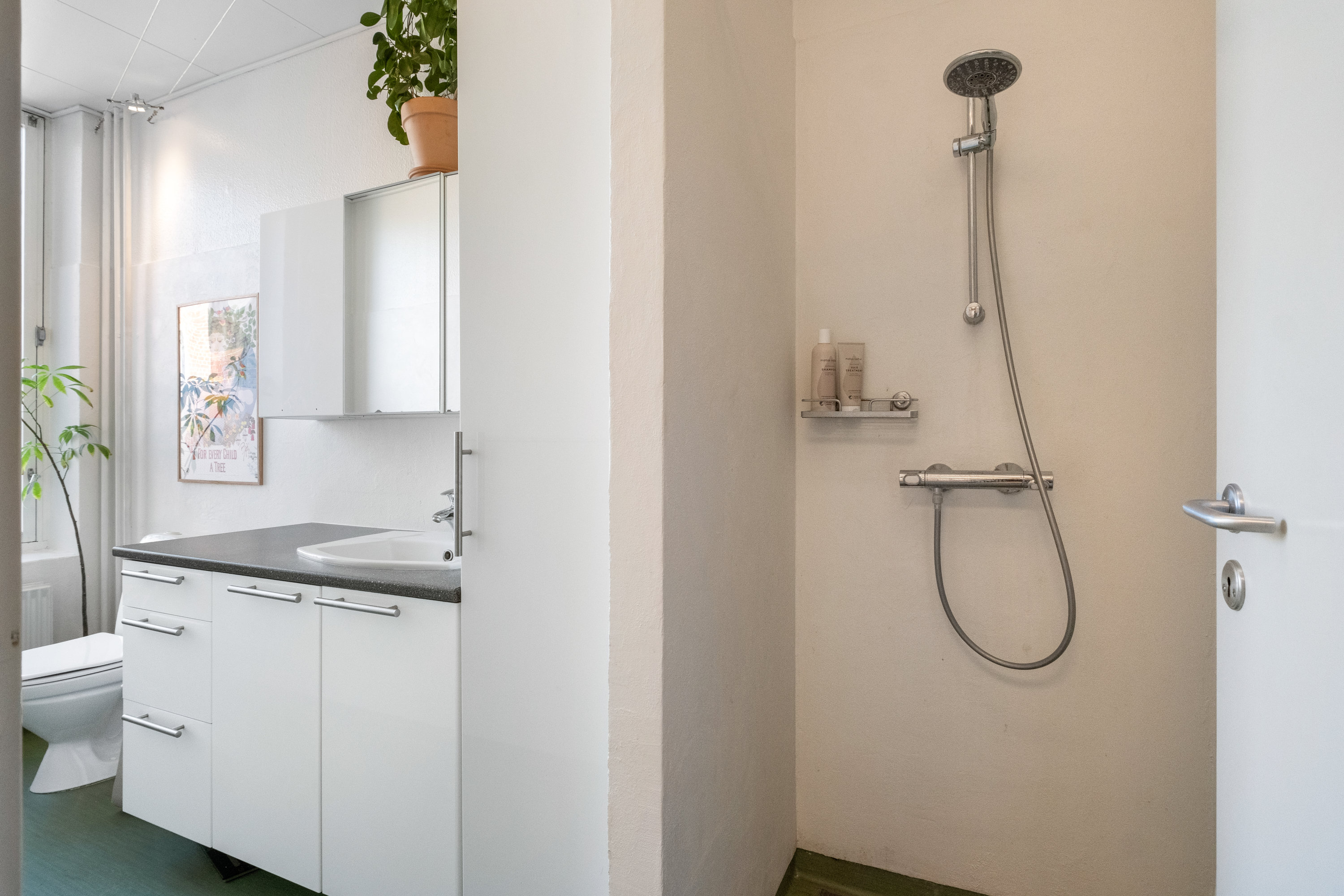 Fremhævet badeværelse billede i fuldskærmstilstand. Billede af Nørre Allé 46A, 2., 8000 Aarhus C