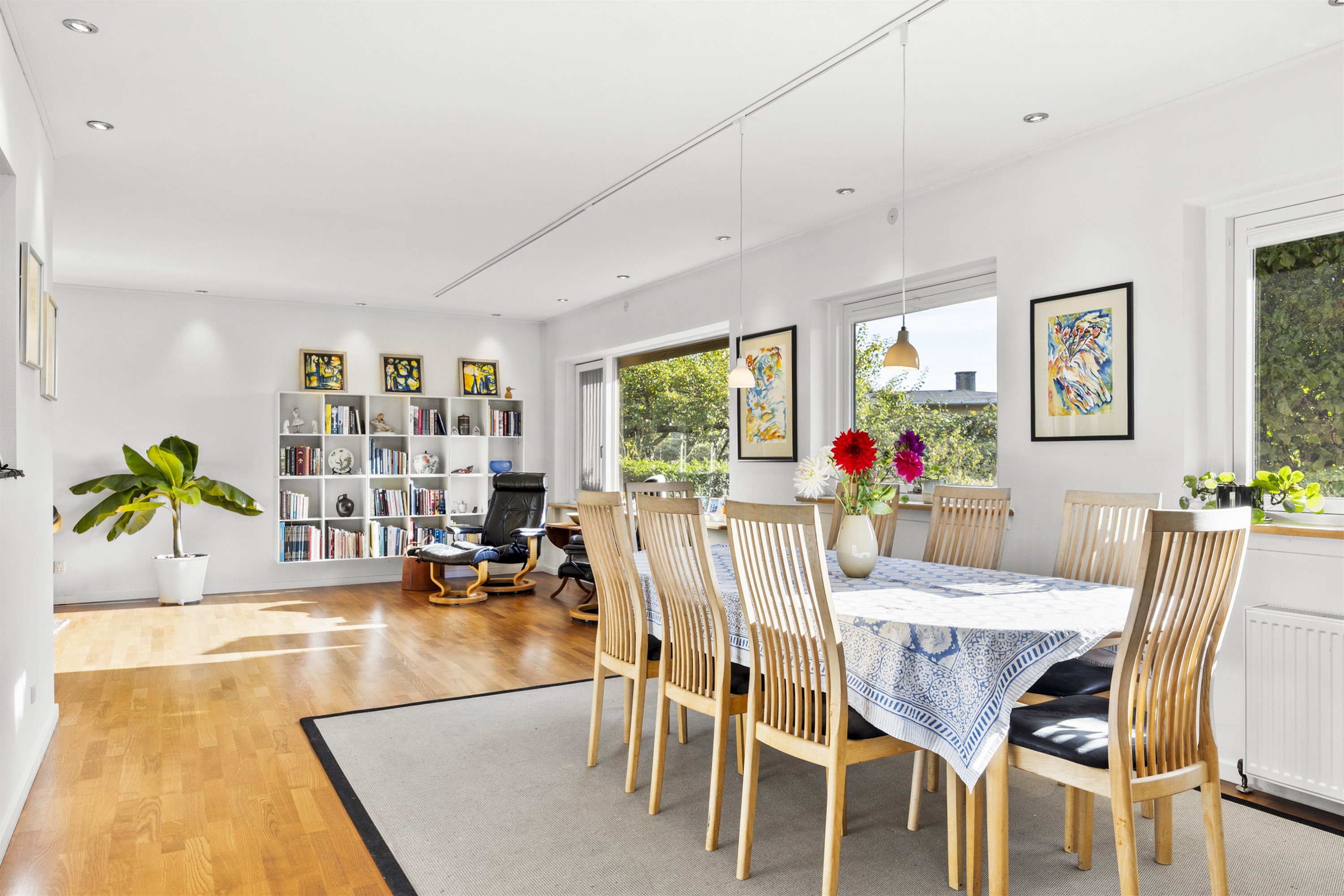 Fremhævet andet billede i fuldskærmstilstand. Billede af Ericavej 170, 2820 Gentofte