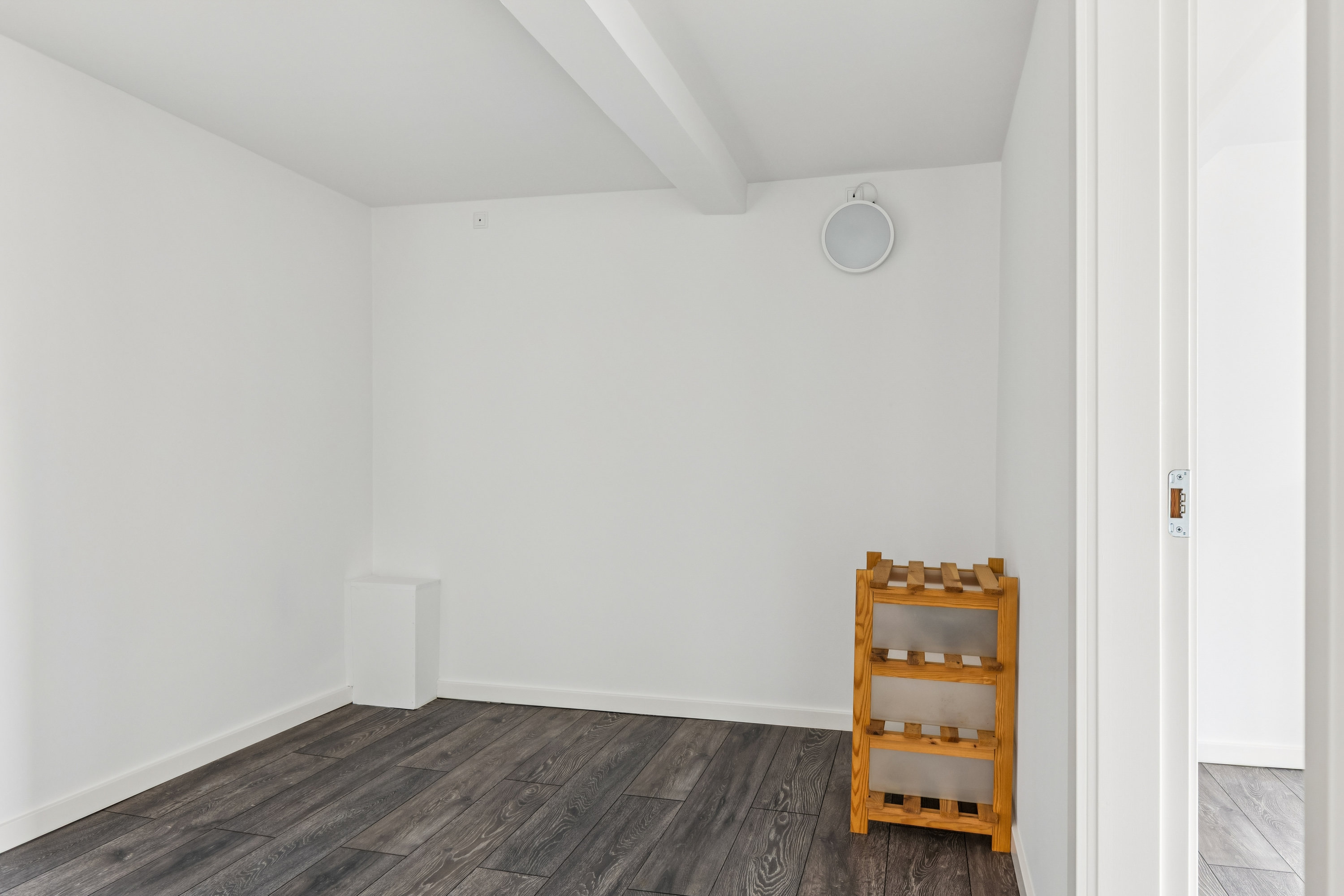 Fremhævet walk-in closet billede i fuldskærmstilstand. Billede af Kirkebakken 14, Kundby, 4520 Svinninge