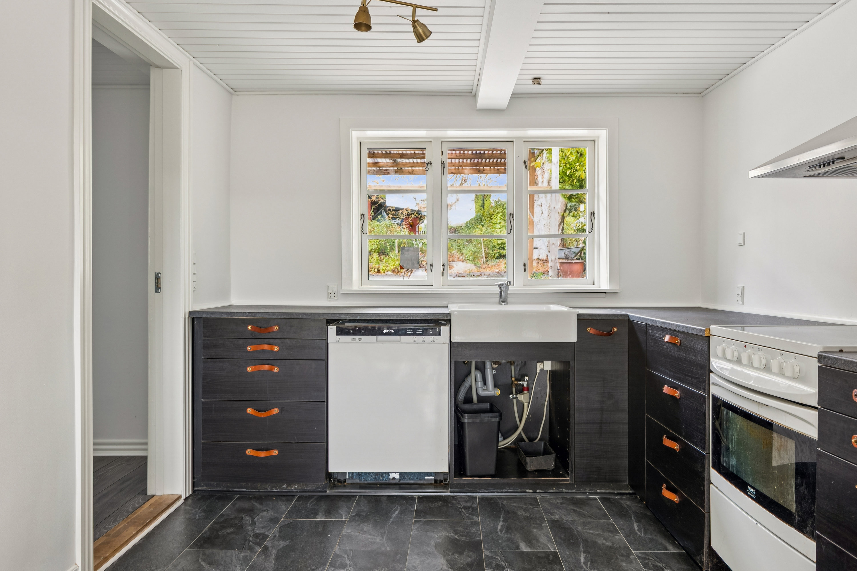 Fremhævet køkken billede i fuldskærmstilstand. Billede af Kirkebakken 14, Kundby, 4520 Svinninge