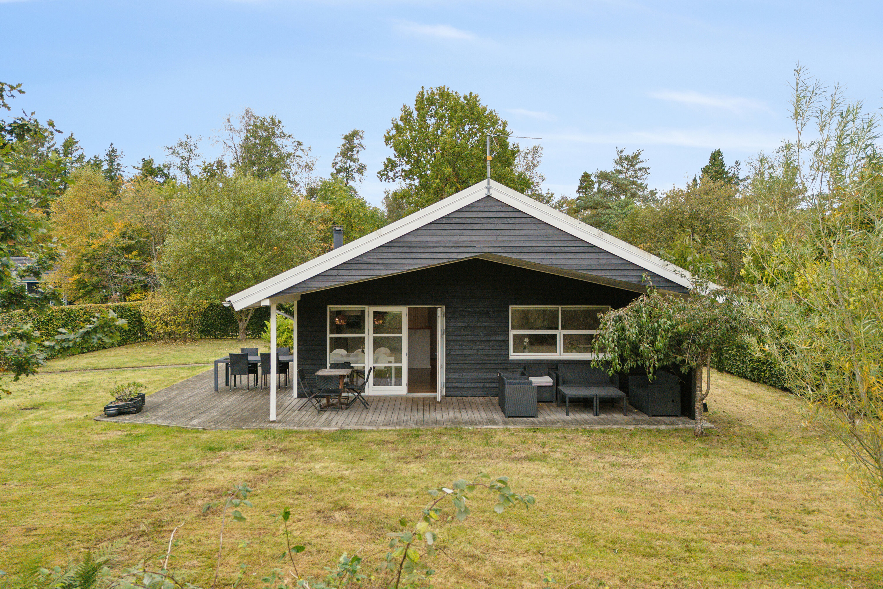 Fremhævet set fra haven billede i fuldskærmstilstand. Billede af Kollerhus 84, 8600 Silkeborg