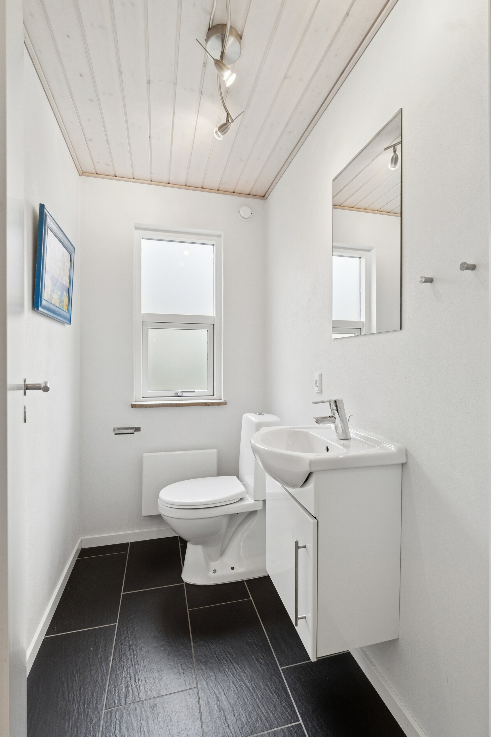 Fremhævet badeværelse billede i fuldskærmstilstand. Billede af Kollerhus 84, 8600 Silkeborg