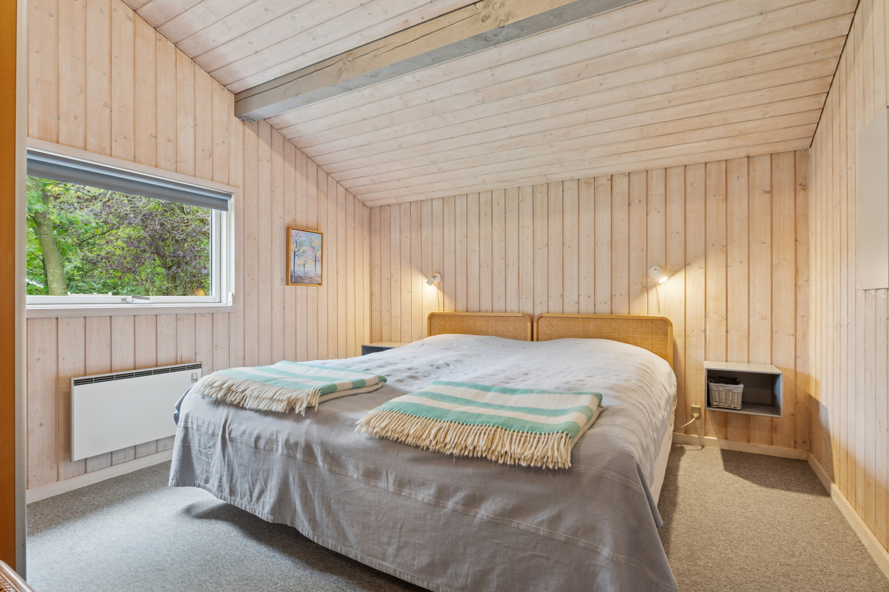 Fremhævet soveværelse billede i fuldskærmstilstand. Billede af Rønnevænget 4, Hesselbjerg, 5932 Humble