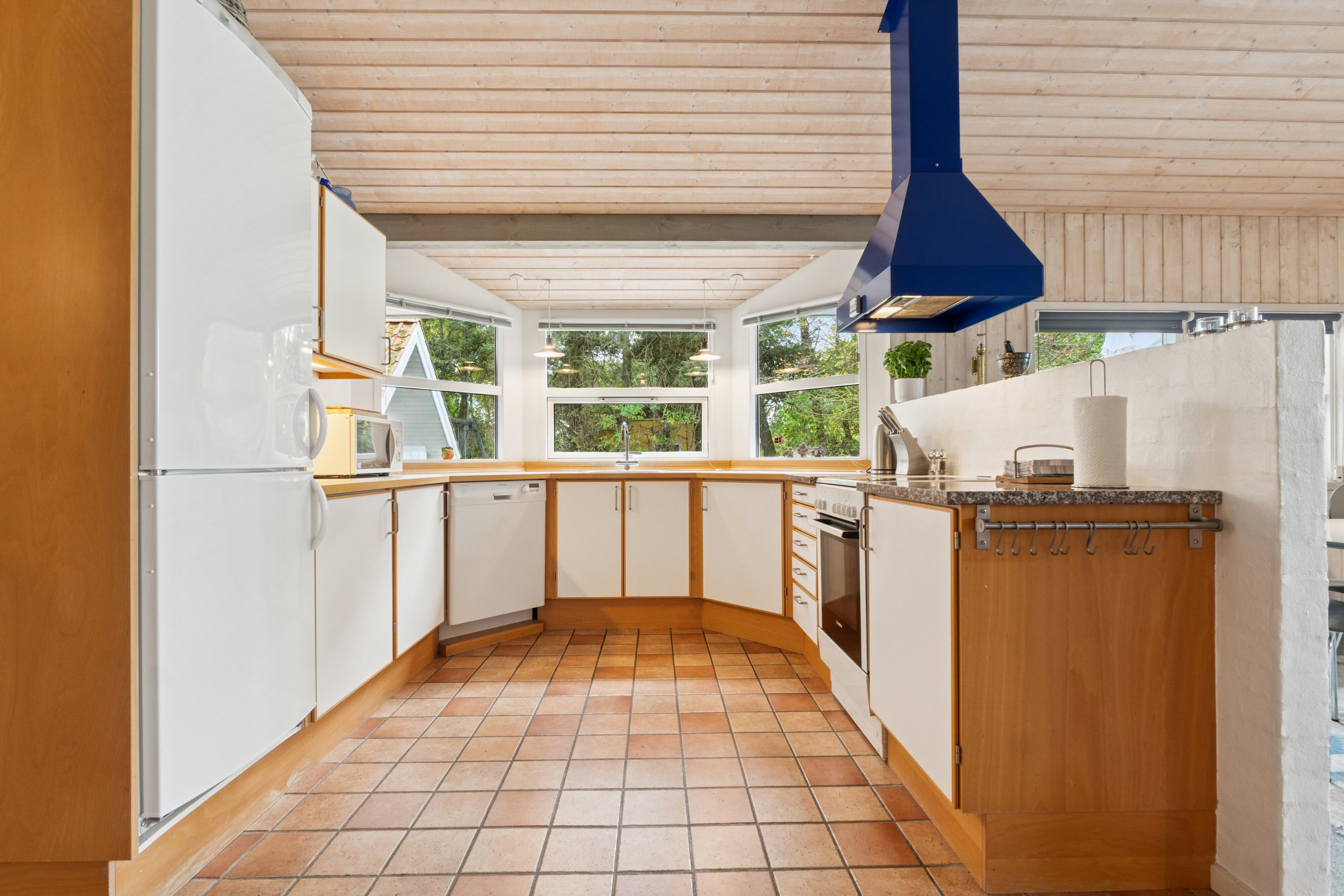 Fremhævet køkken billede i fuldskærmstilstand. Billede af Rønnevænget 4, Hesselbjerg, 5932 Humble