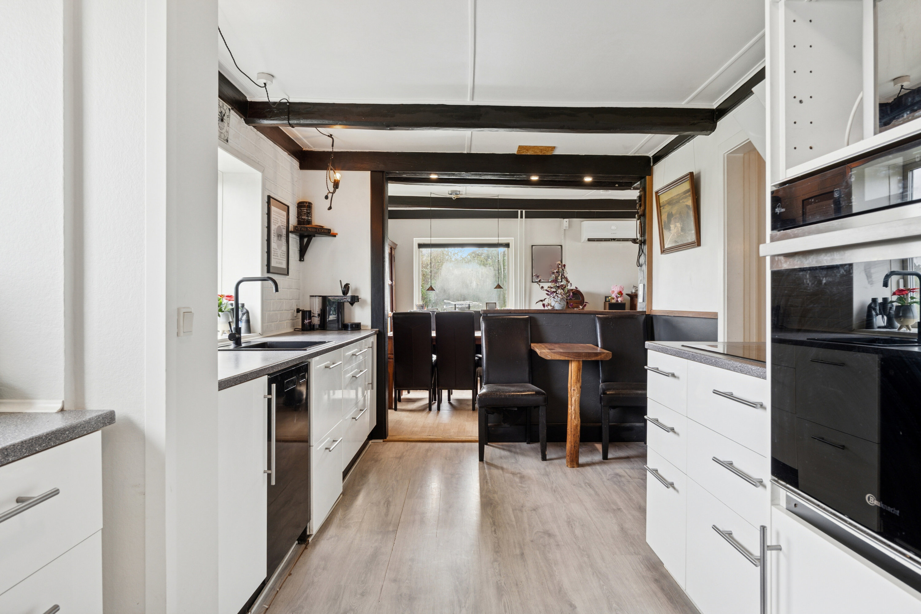 Fremhævet køkken billede i fuldskærmstilstand. Billede af Løgeskov 64A, 5771 Stenstrup