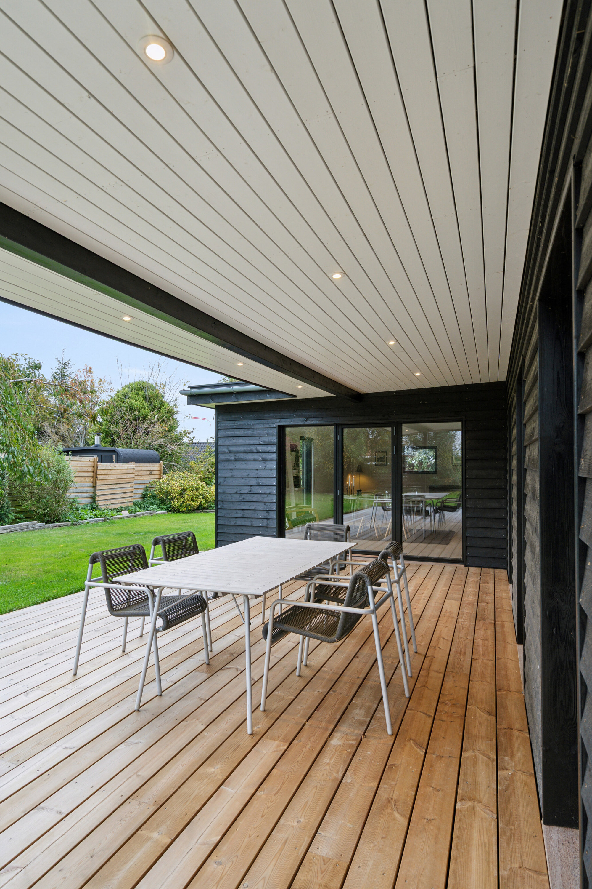 Fremhævet terrasse billede i fuldskærmstilstand. Billede af Cypresvænget 231, Enø, 4736 Karrebæksminde