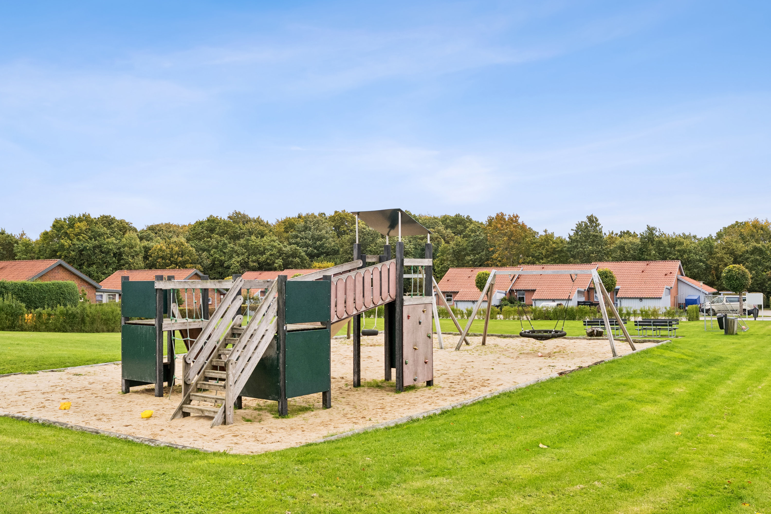 Fremhævet have billede i fuldskærmstilstand. Billede af Østervænget 32, 8840 Rødkærsbro