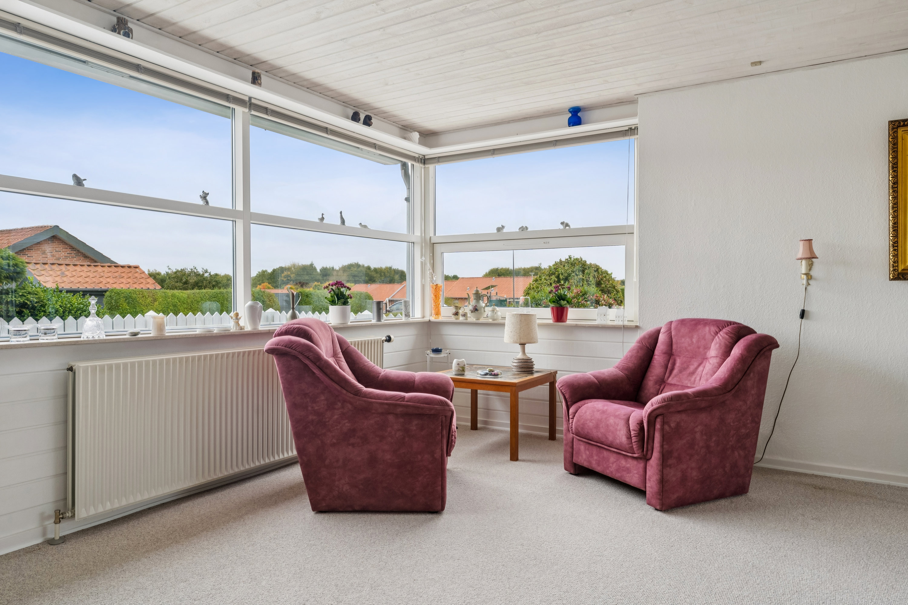 Fremhævet stue billede i fuldskærmstilstand. Billede af Østervænget 32, 8840 Rødkærsbro