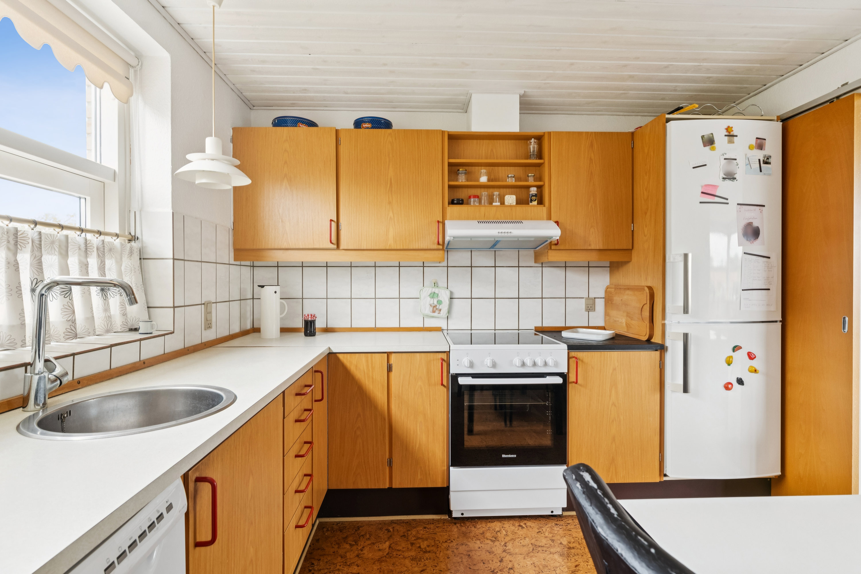 Fremhævet køkken billede i fuldskærmstilstand. Billede af Østervænget 32, 8840 Rødkærsbro