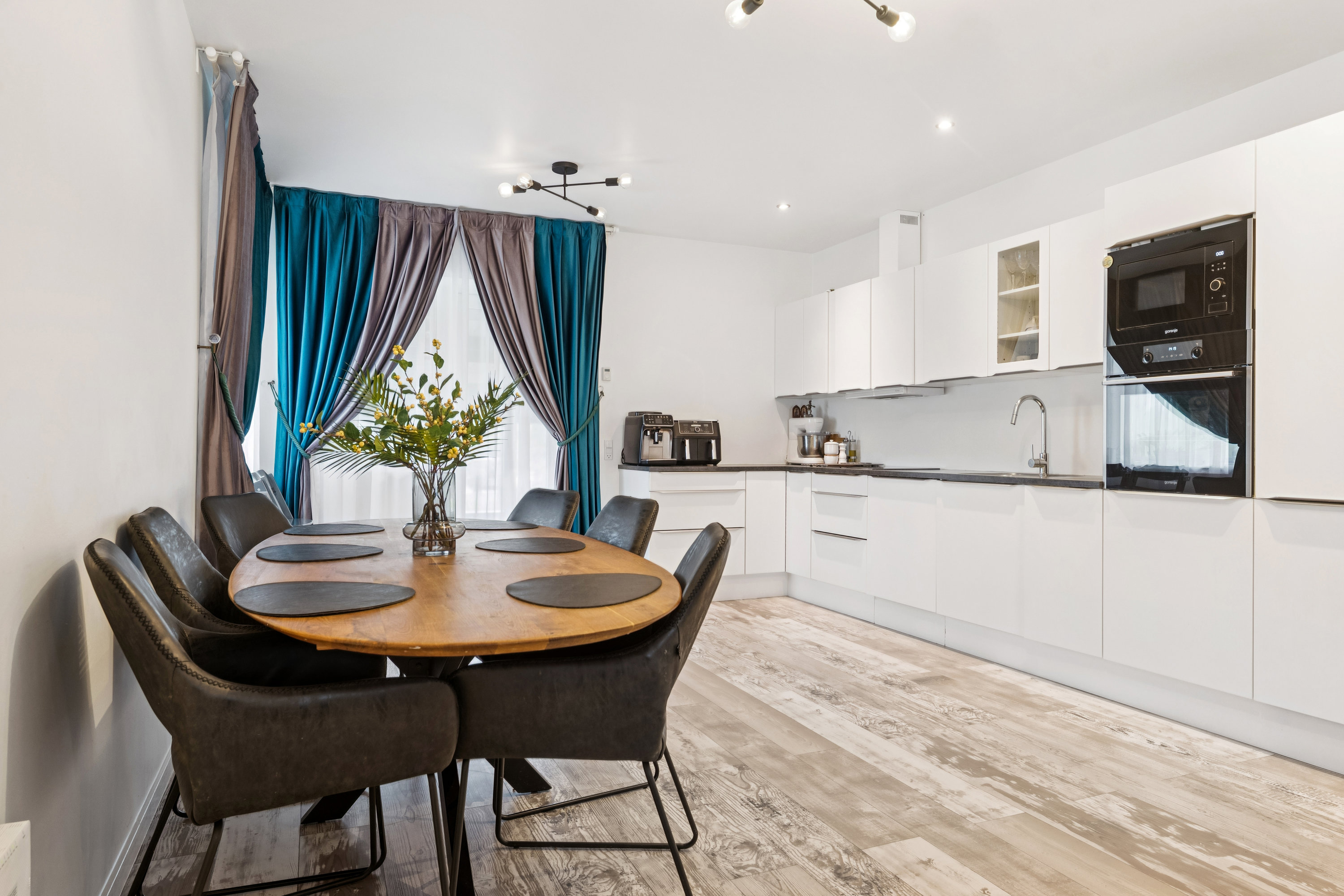 Fremhævet spisestue billede i fuldskærmstilstand. Billede af Hobrovej 359, Råsted, 8920 Randers NV