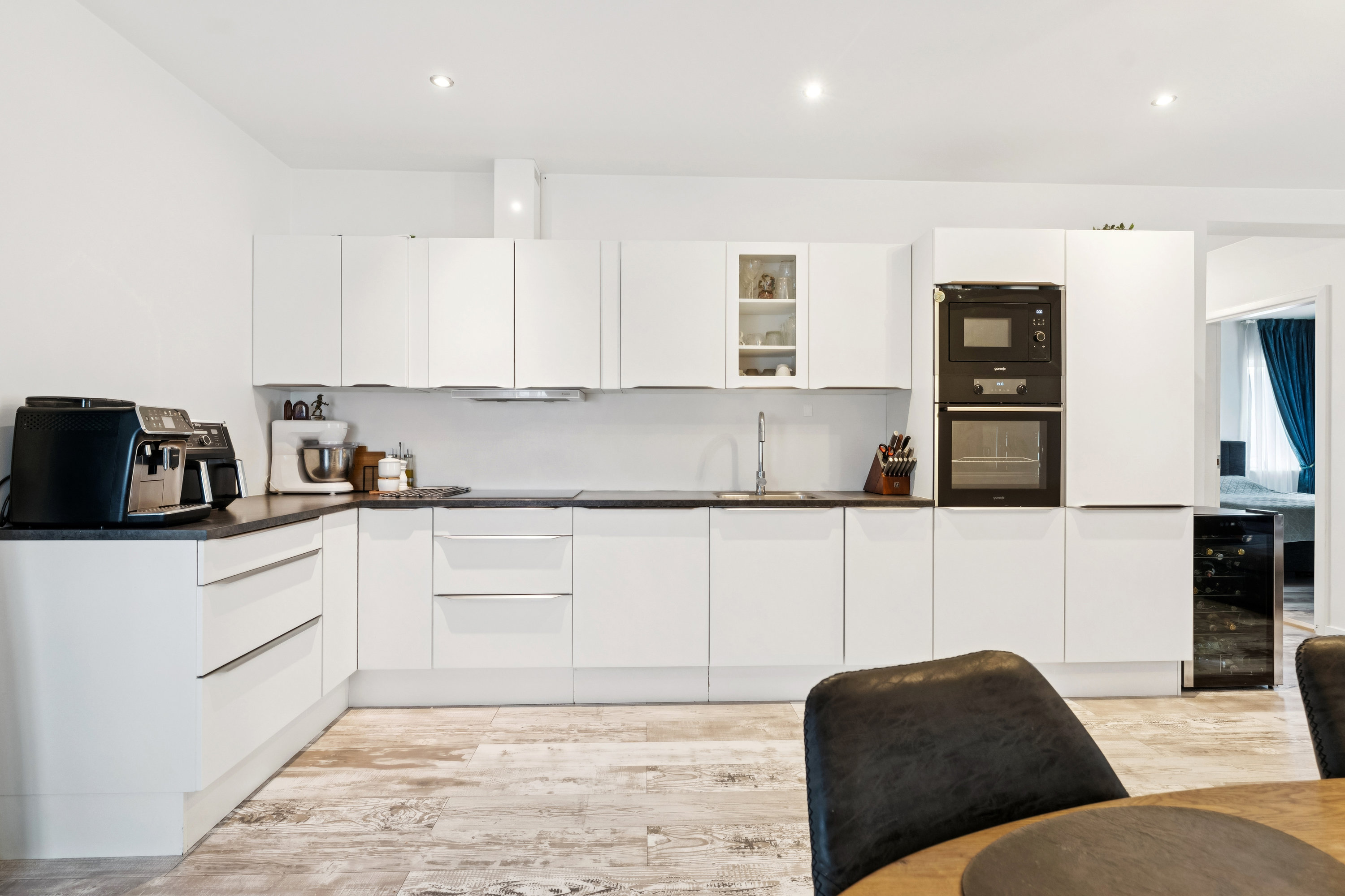 Fremhævet køkken billede i fuldskærmstilstand. Billede af Hobrovej 359, Råsted, 8920 Randers NV