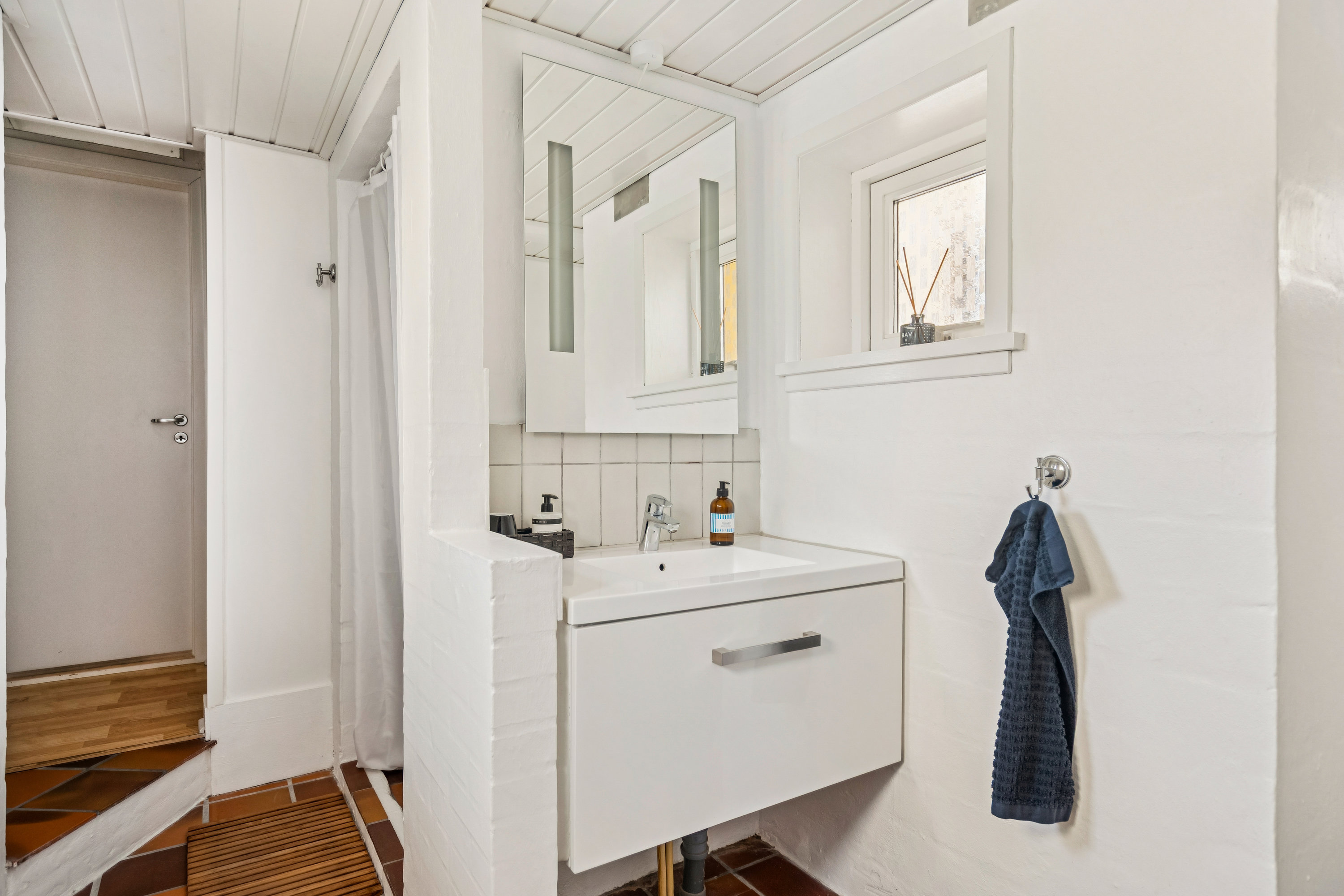 Fremhævet badeværelse billede i fuldskærmstilstand. Billede af Sct. Laurentii Vej 102, Midtbyen, 9990 Skagen